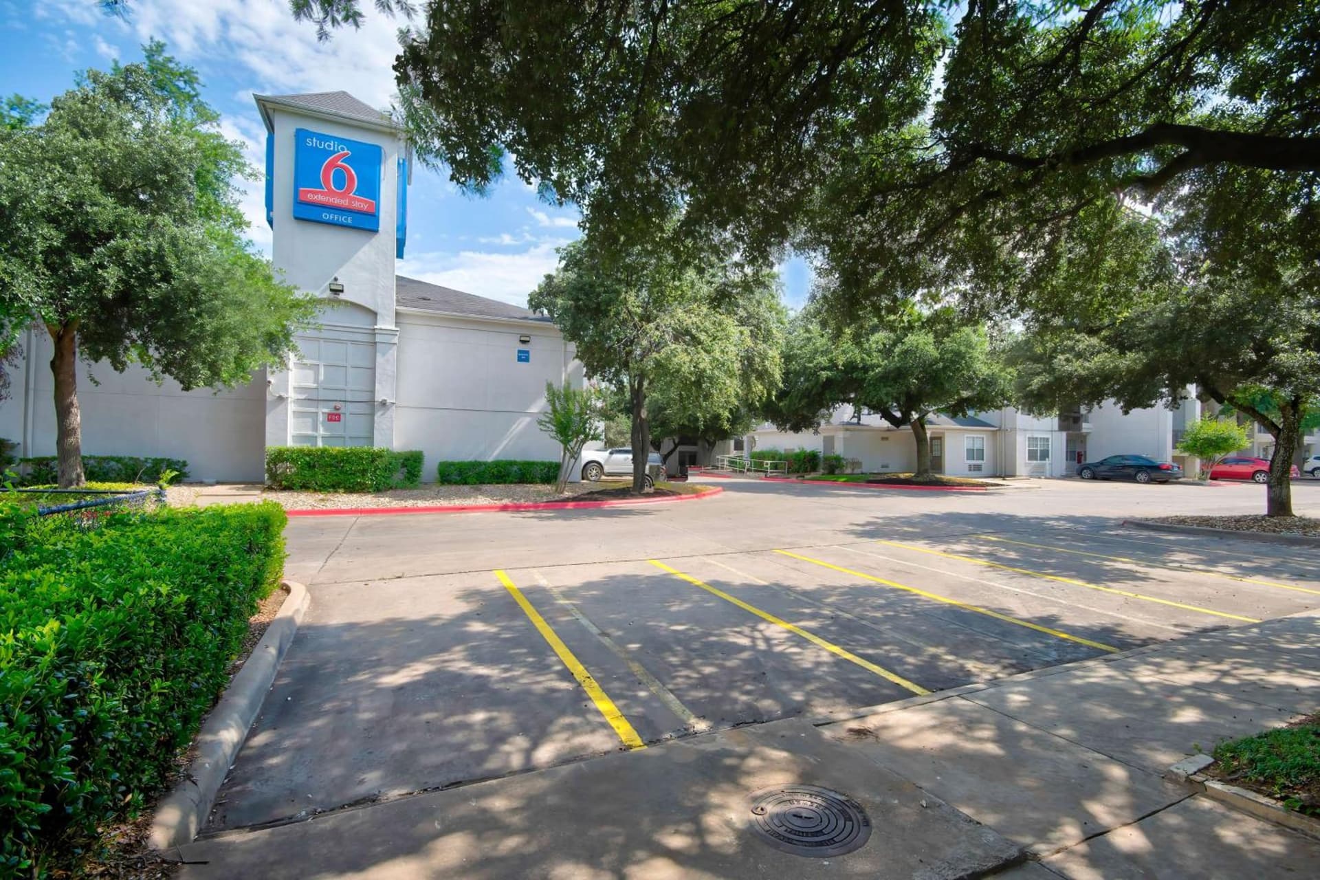 Studio 6 Extended Stay - Austin, TX - Midtown property views in Austin, TX — gallery photo 3