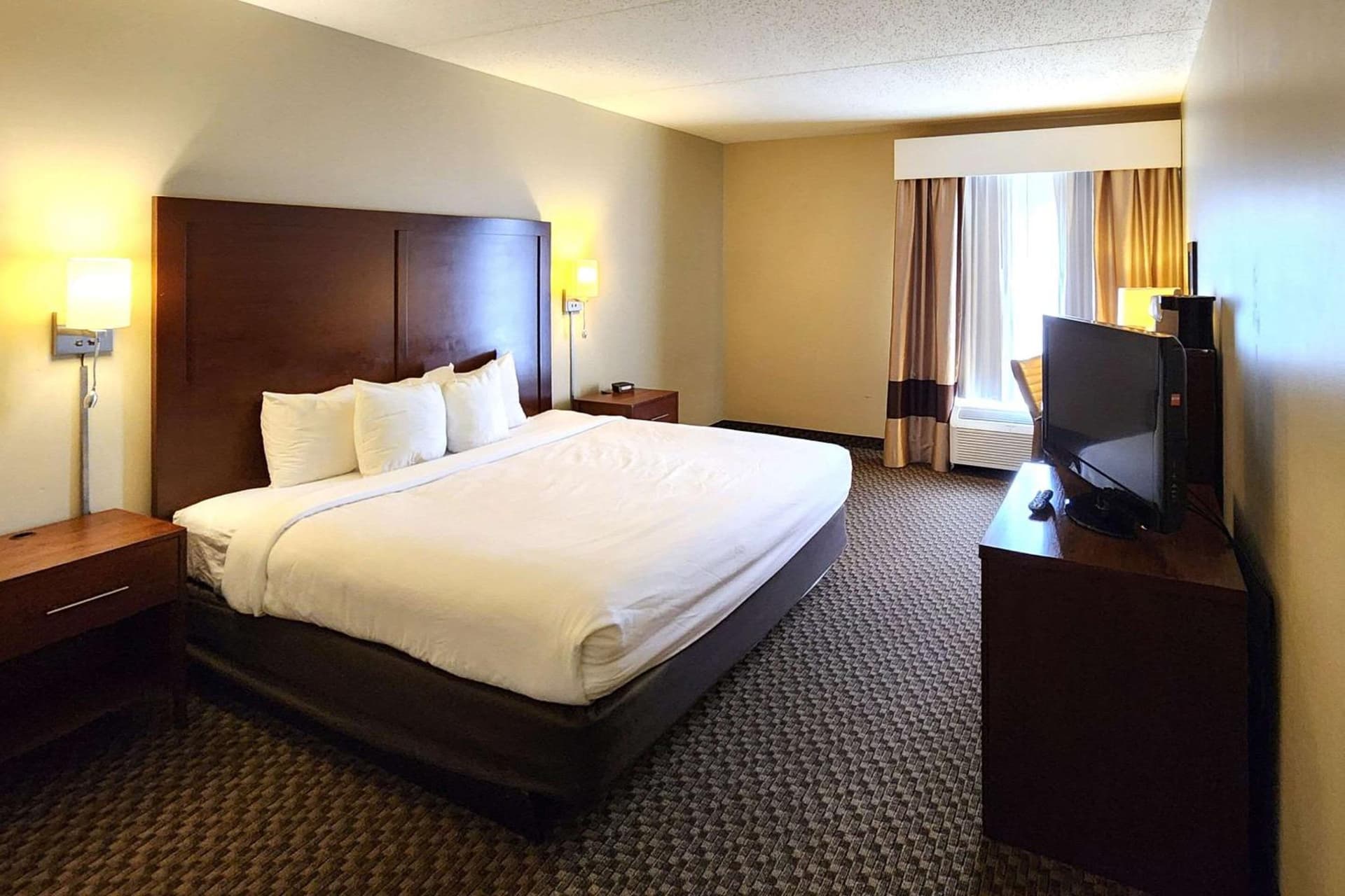 Comfort Inn & Suites Mount Pocono interior in Mount Pocono, PA — gallery photo 2