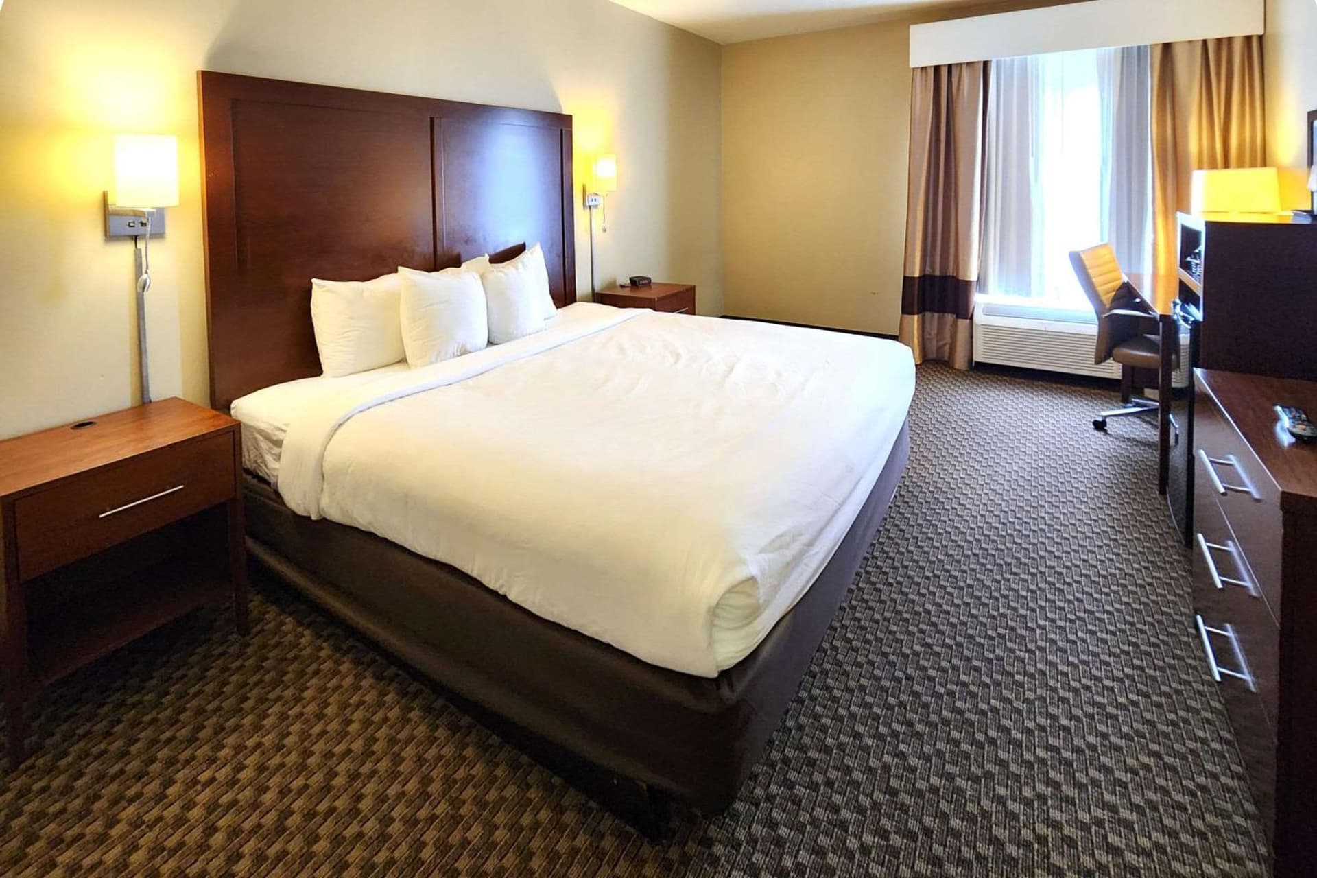 Comfort Inn & Suites Mount Pocono property views in Mount Pocono, PA — gallery photo 3