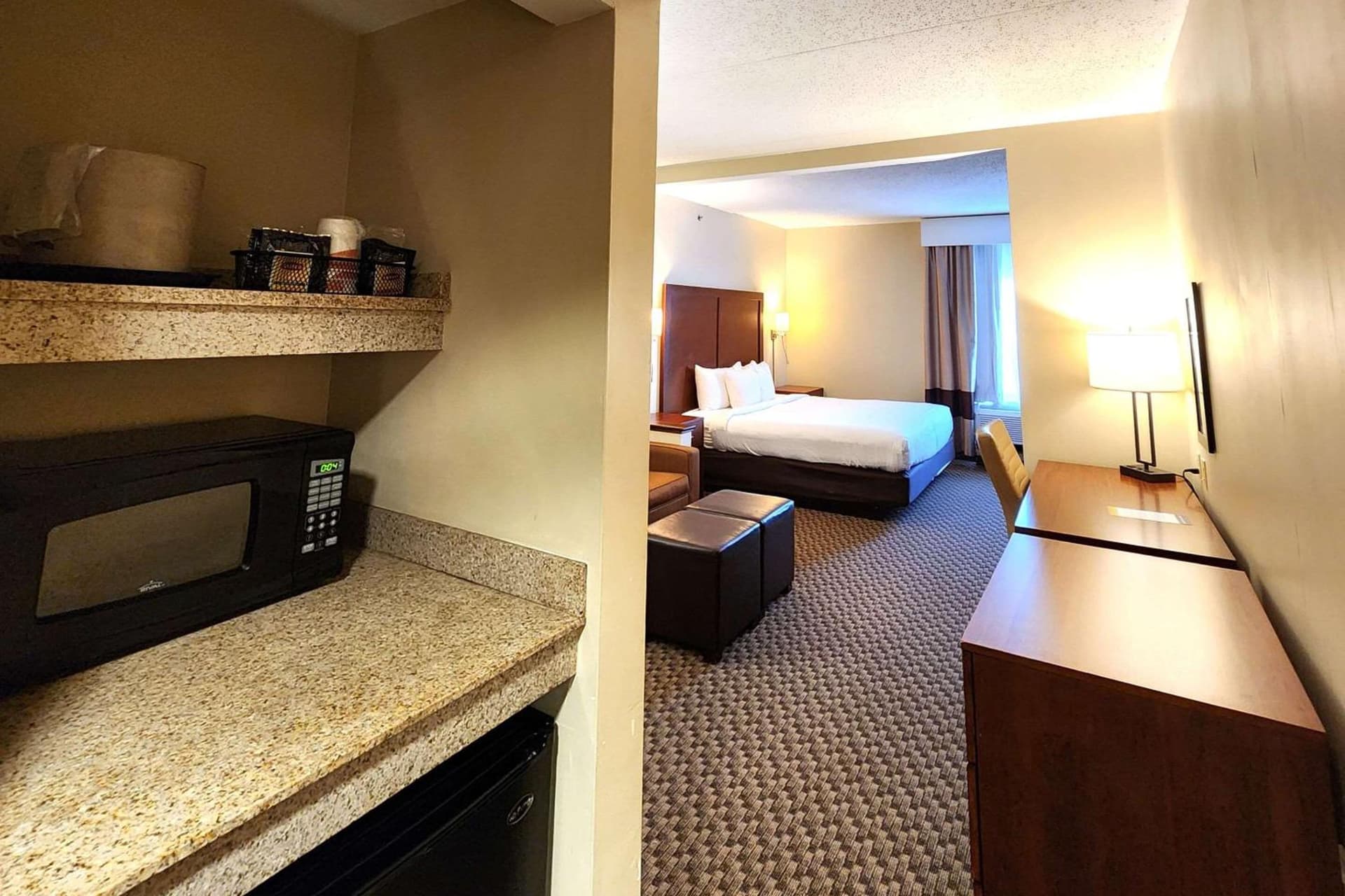 Comfort Inn & Suites Mount Pocono interior in Mount Pocono, PA — gallery photo 2