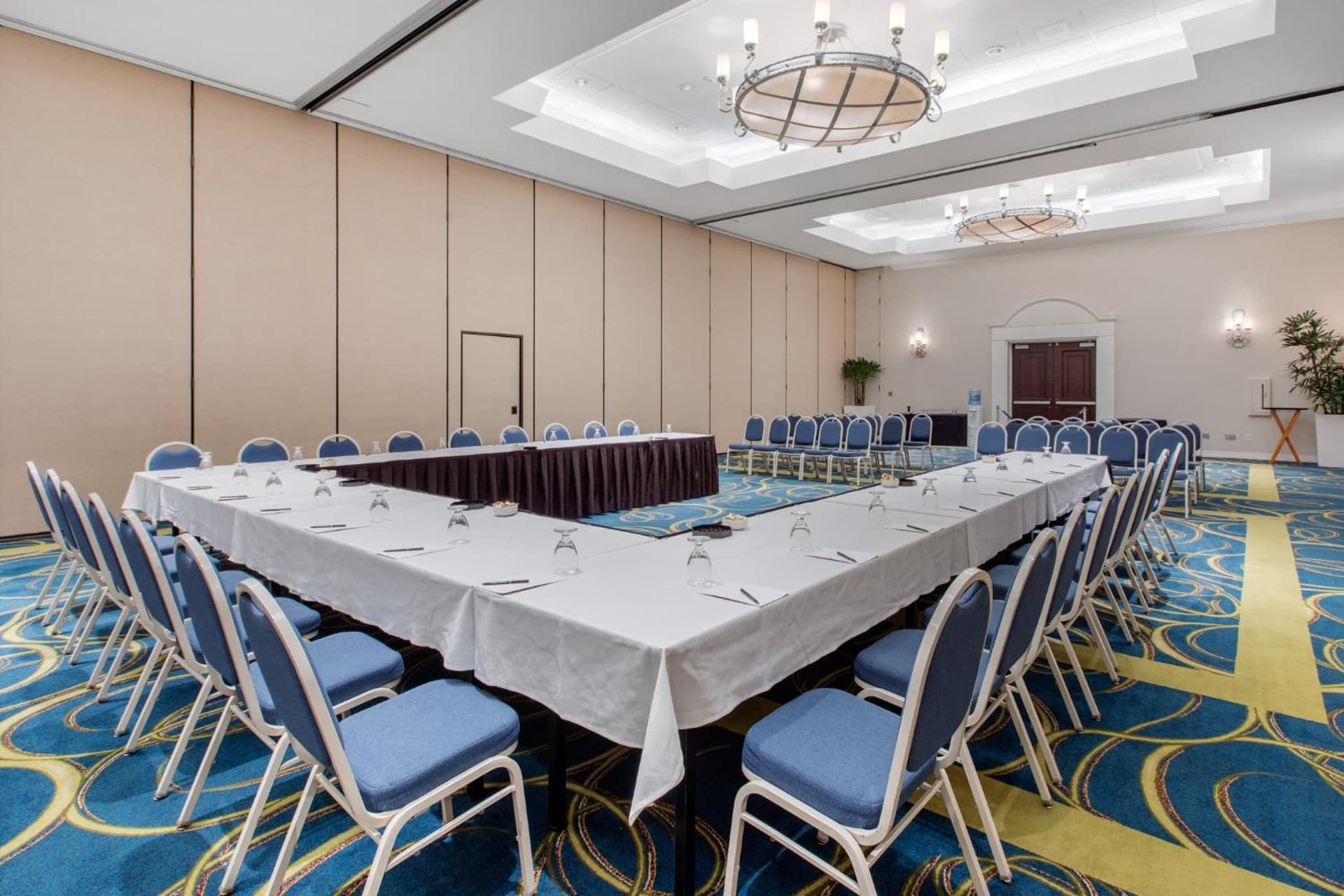 Omni Rancho Las Palmas Resort & Spa interior in Rancho Mirage, CA — gallery photo 2
