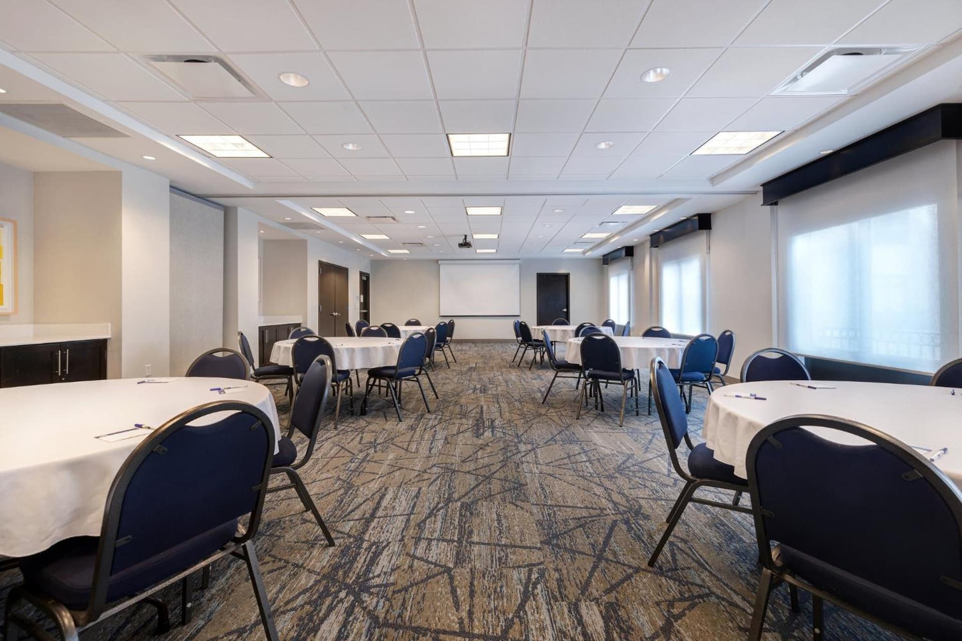 Holiday Inn Express & Suites - Kansas City KU Medical Center by IHG gallery photo in Kansas City, MO — image 4