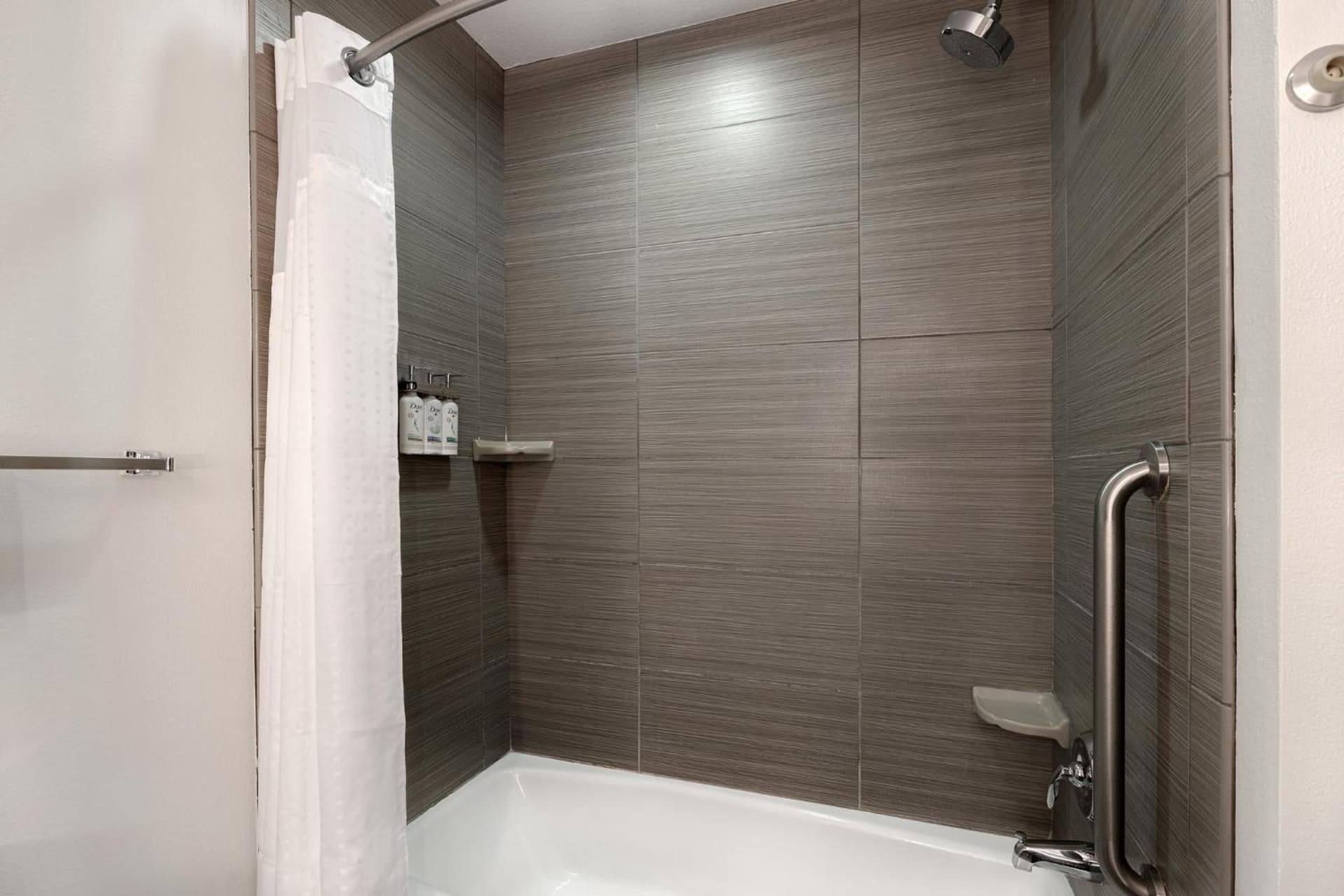 Holiday Inn Express & Suites - Kansas City KU Medical Center by IHG gallery photo in Kansas City, MO — image 24