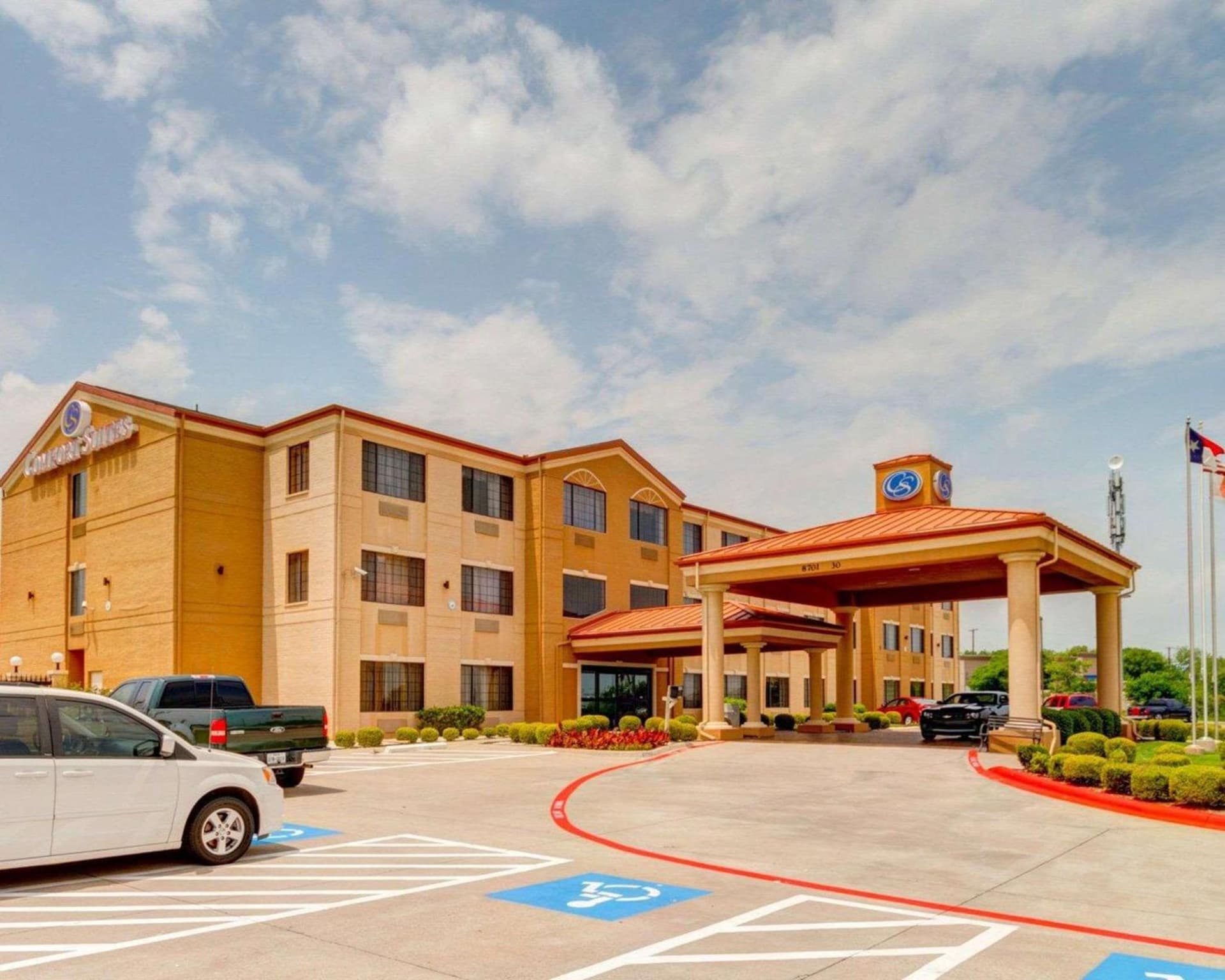 Comfort Suites Lake Ray Hubbard interior in Rowlett, TX — gallery photo 2