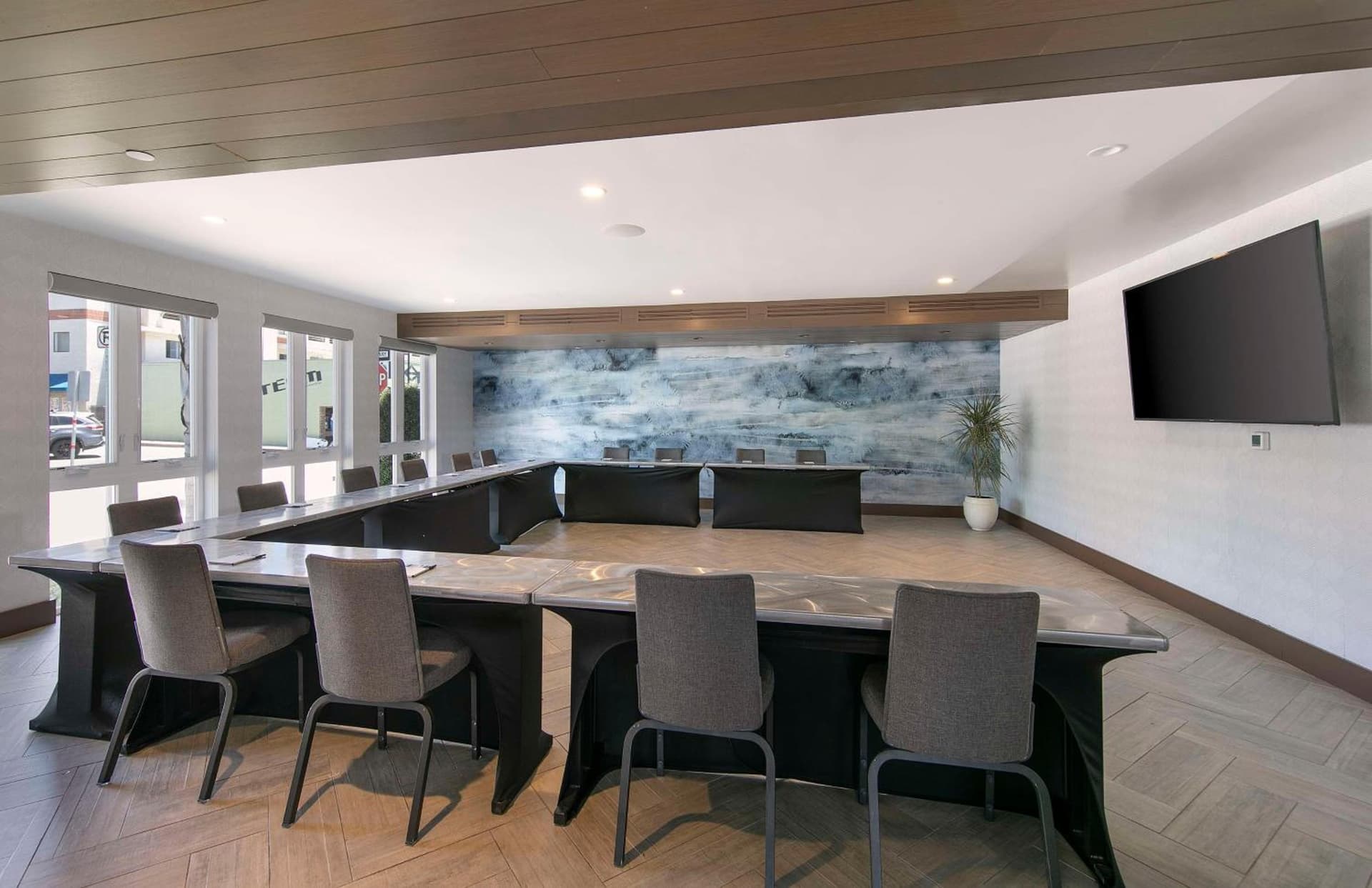 Inn at the Pier Pismo Beach, Curio Collection by Hilton gallery photo in Pismo Beach, CA — image 30