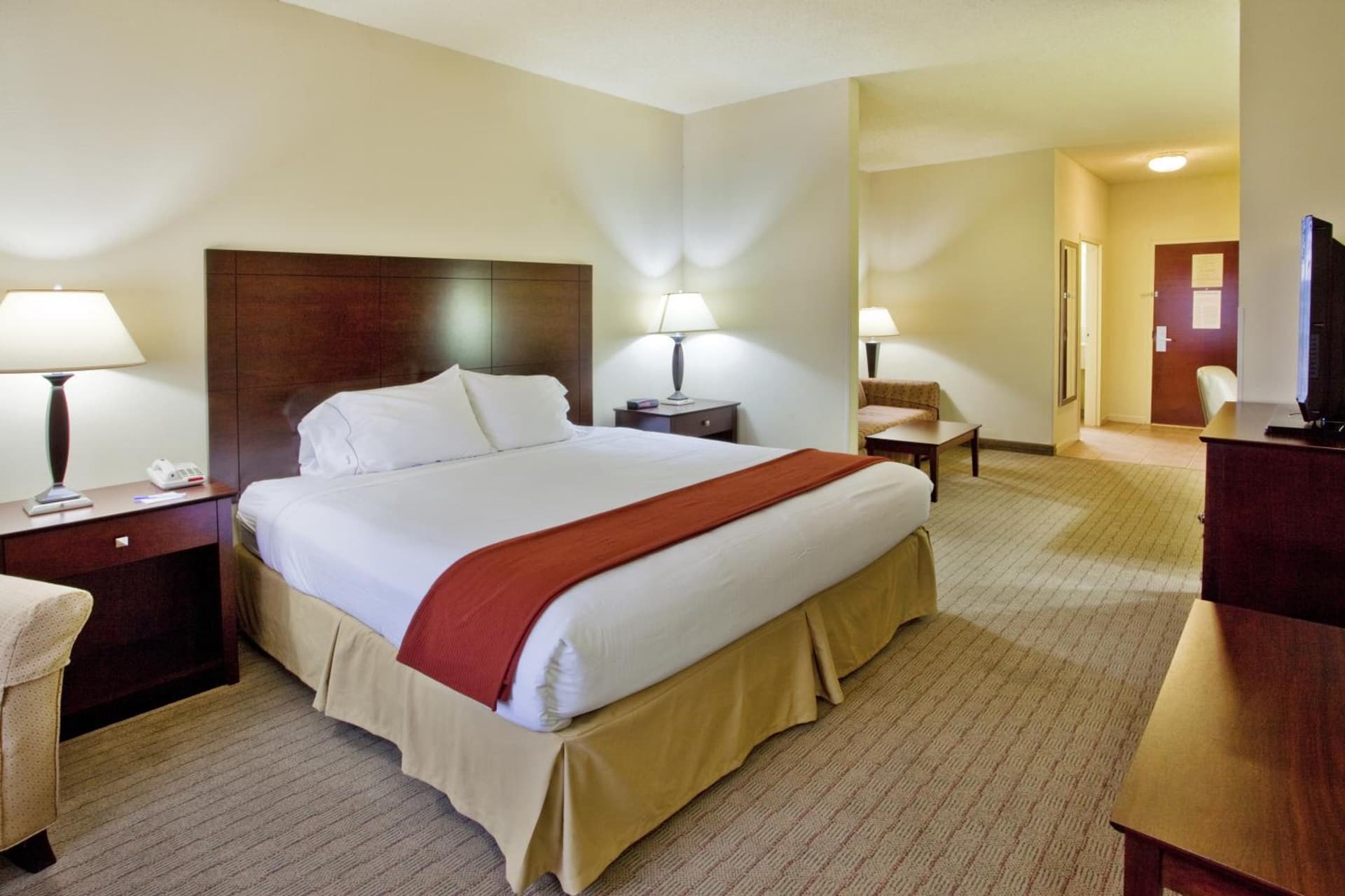 Spark by Hilton Calhoun interior in Calhoun, GA — gallery photo 2