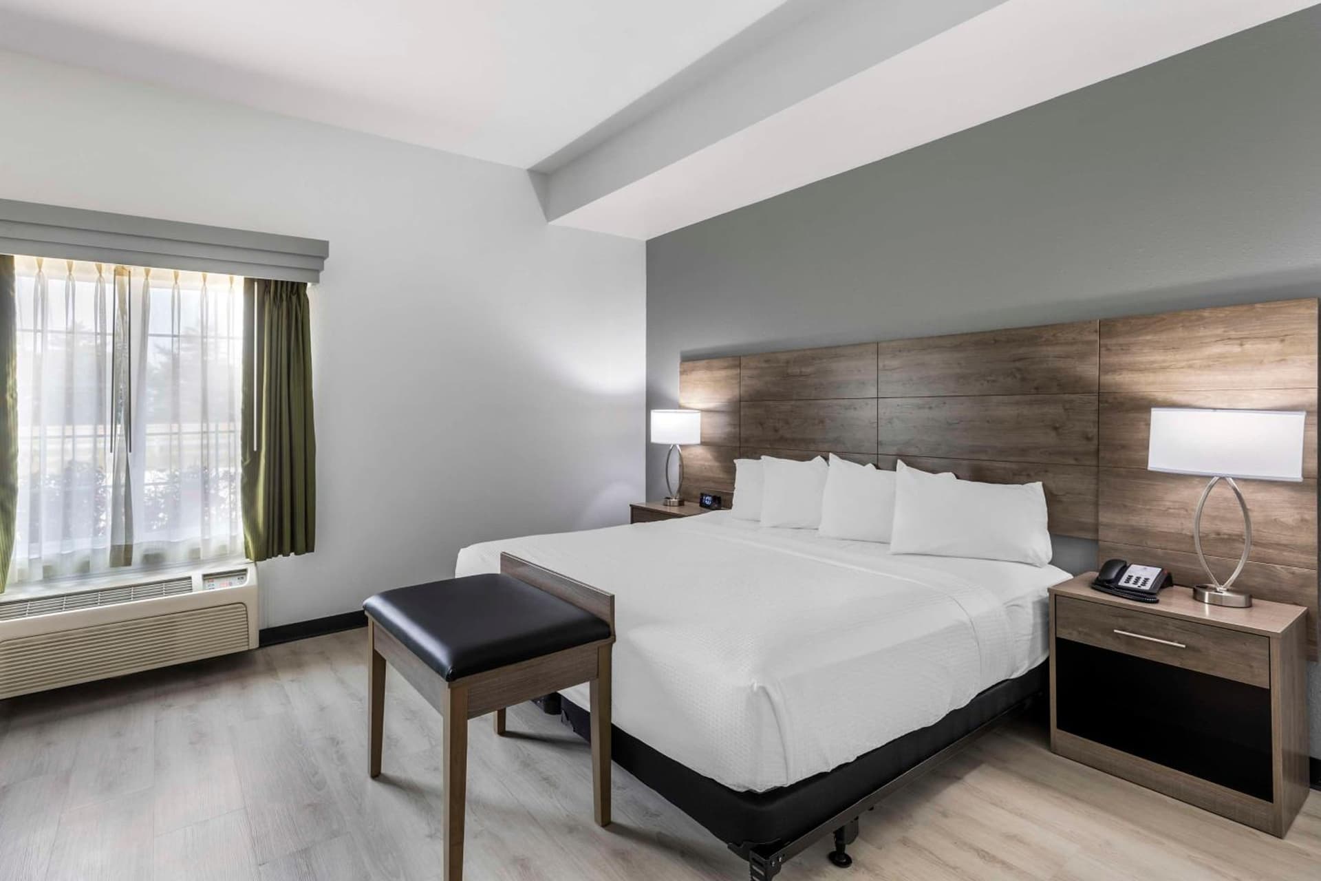 Best Western Plus MidAmerica Hotel interior in Mascoutah, IL — gallery photo 2