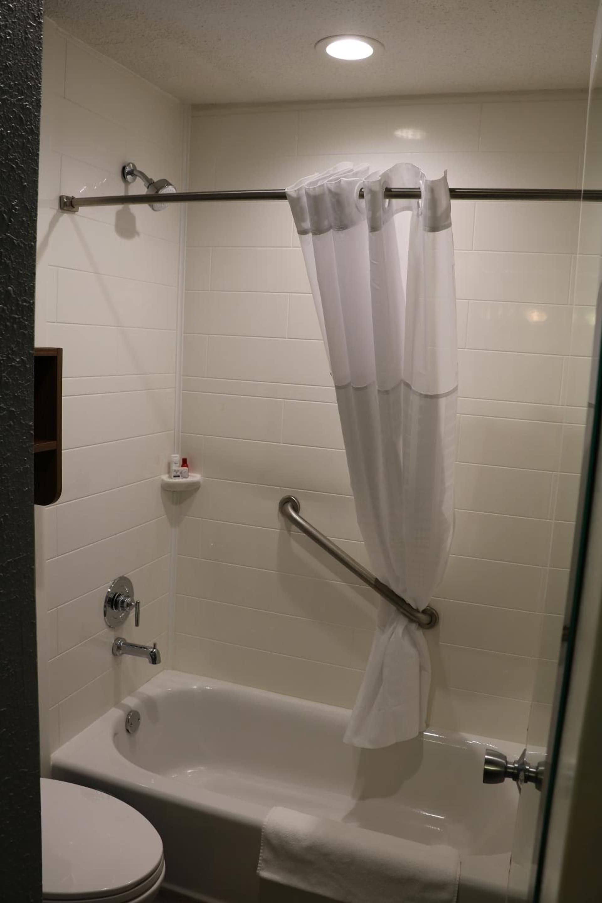 La Quinta by Wyndham Chicago Gurnee gallery photo in Gurnee, IL — image 47
