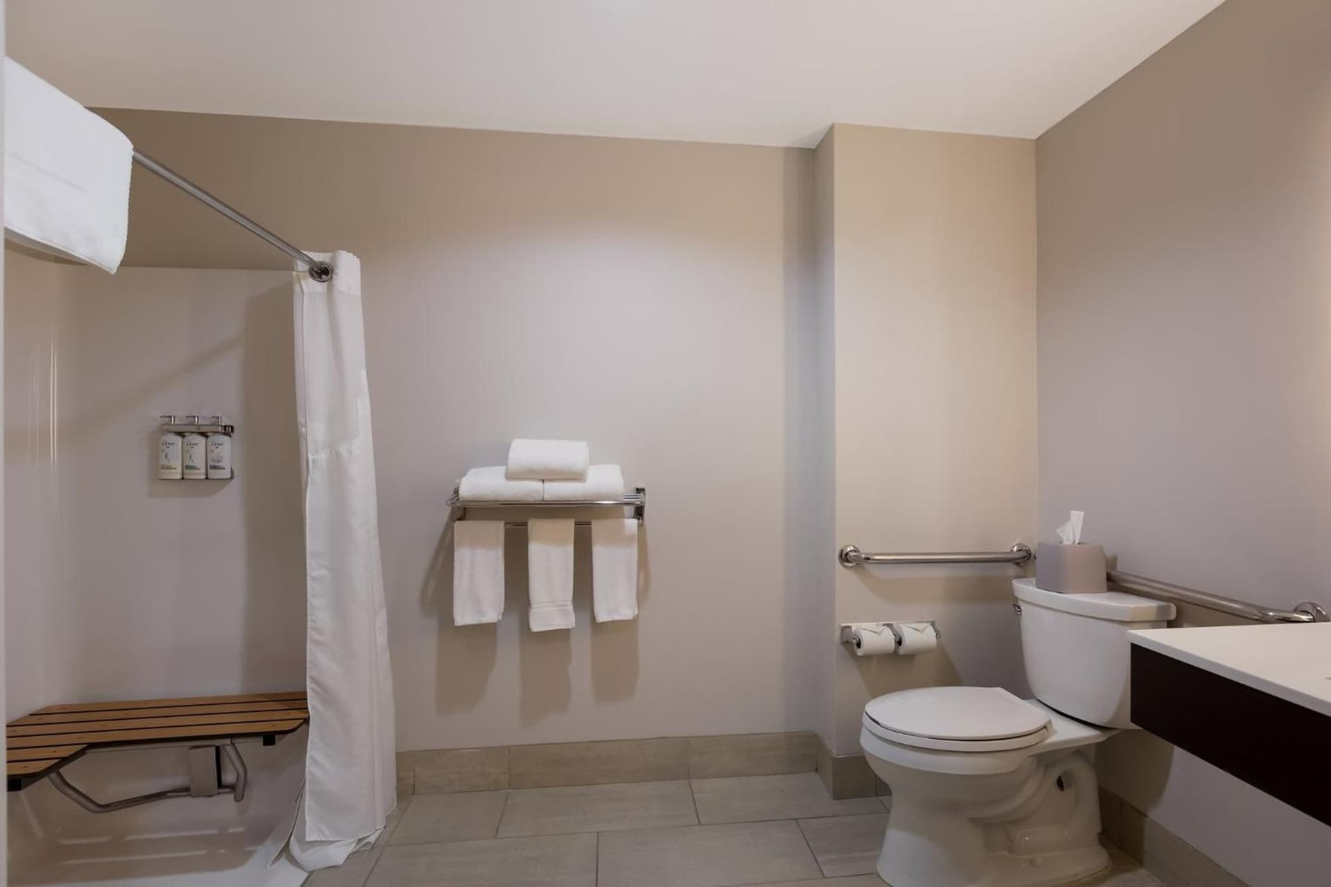 Holiday Inn Express Hotel & Suites Newton Sparta by IHG interior in Newton, NJ — gallery photo 2