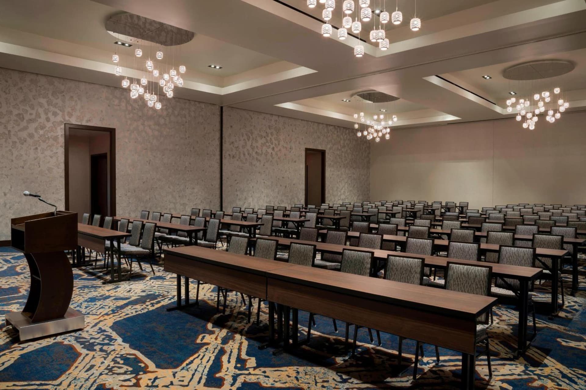 Buffalo Marriott at LECOM HARBORCENTER gallery photo in Buffalo, NY — image 4