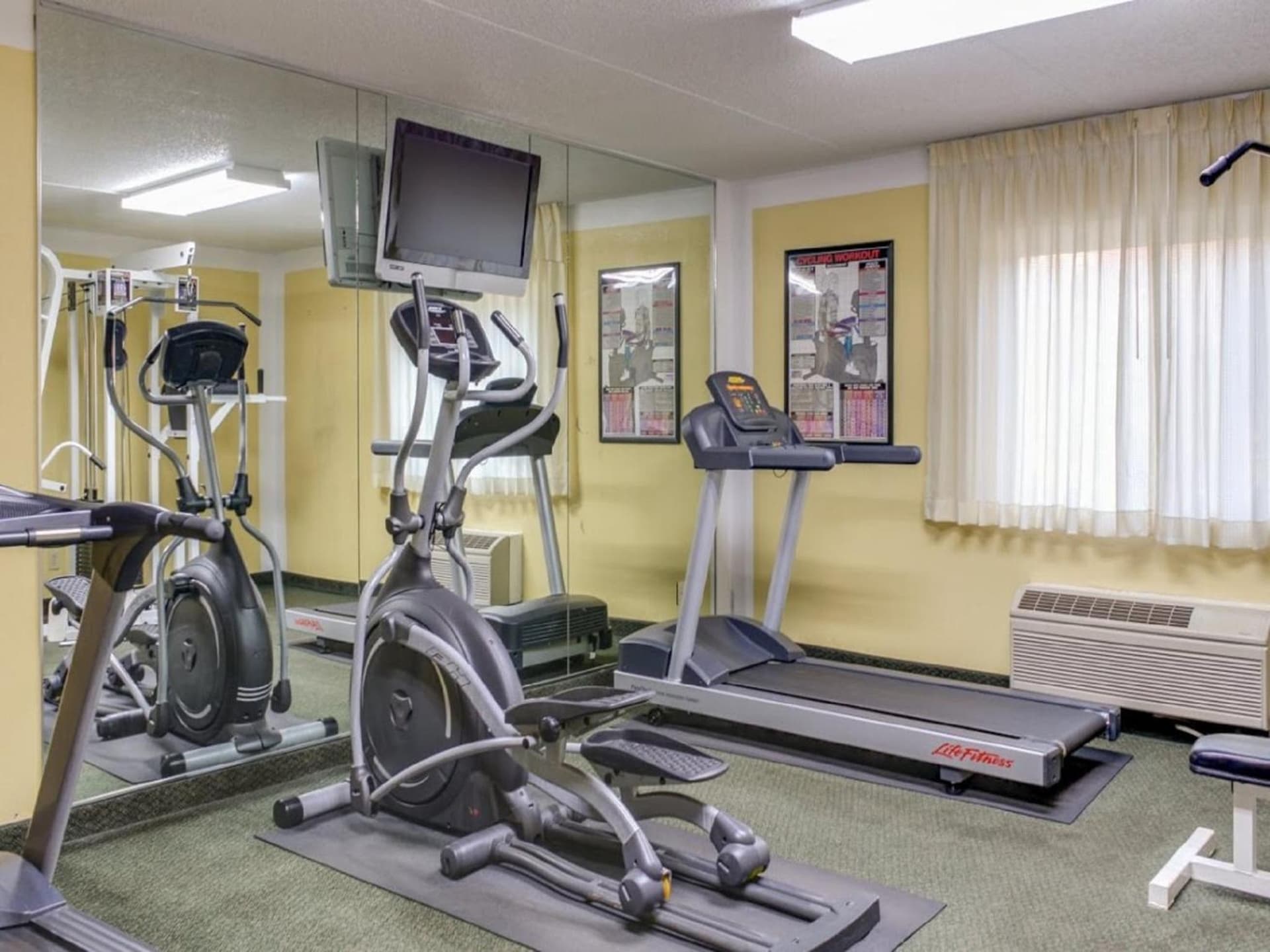 Club Hotel Nashville Inn & Suites gallery photo in Nashville, TN — image 20