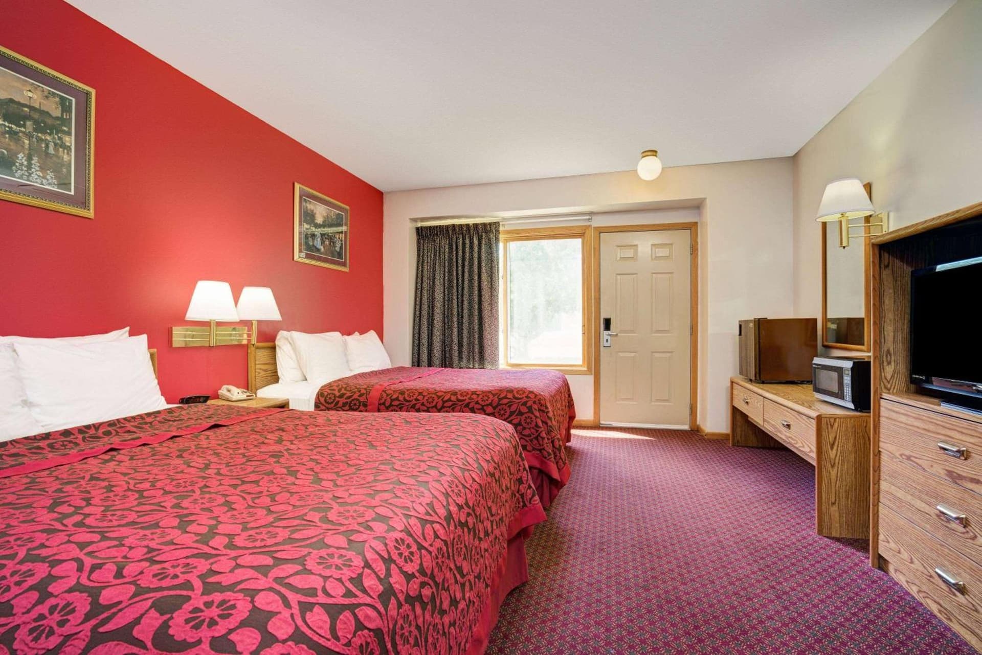 Travelodge by Wyndham Red Wing property views in Red Wing, MN — gallery photo 3