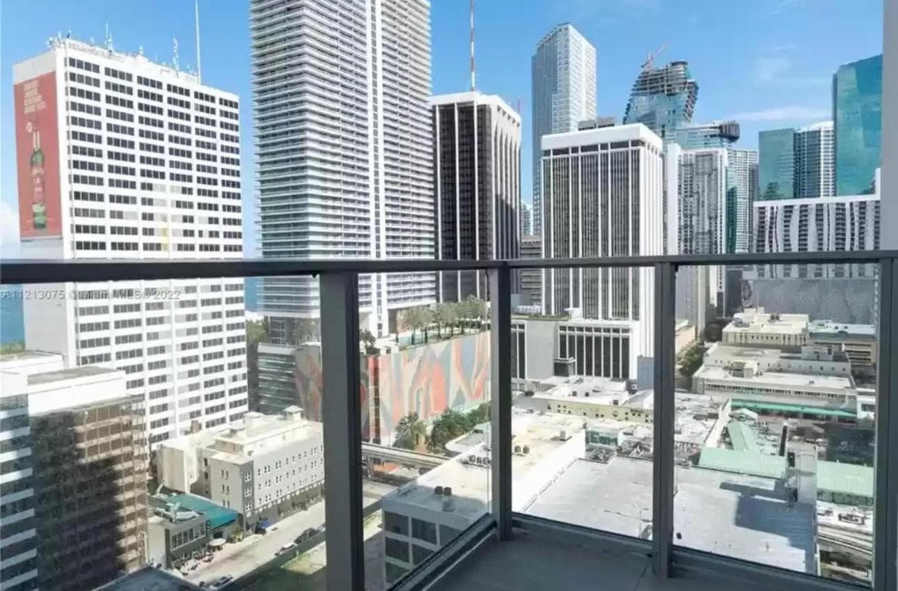 Miami Downtown Comfy Condo-Hotels in a luxury modern building property views in Miami, FL — gallery photo 3