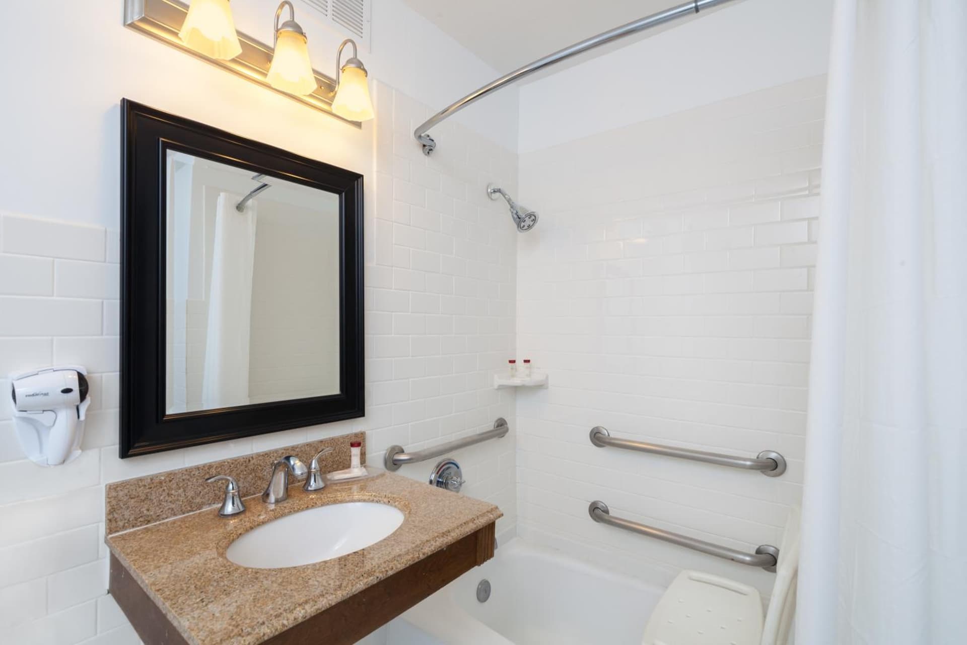 Ramada by Wyndham Metairie New Orleans Airport gallery photo in Metairie, LA — image 14
