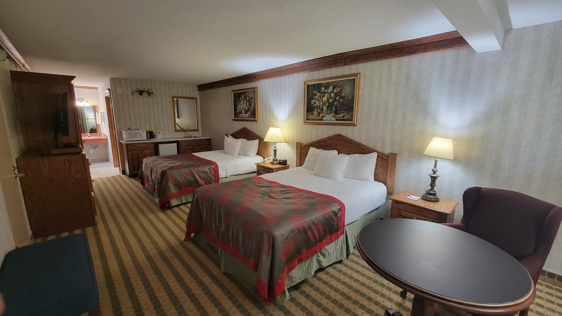 Ramada by Wyndham Saginaw Hotel & Suites gallery photo in Saginaw, MI — image 5