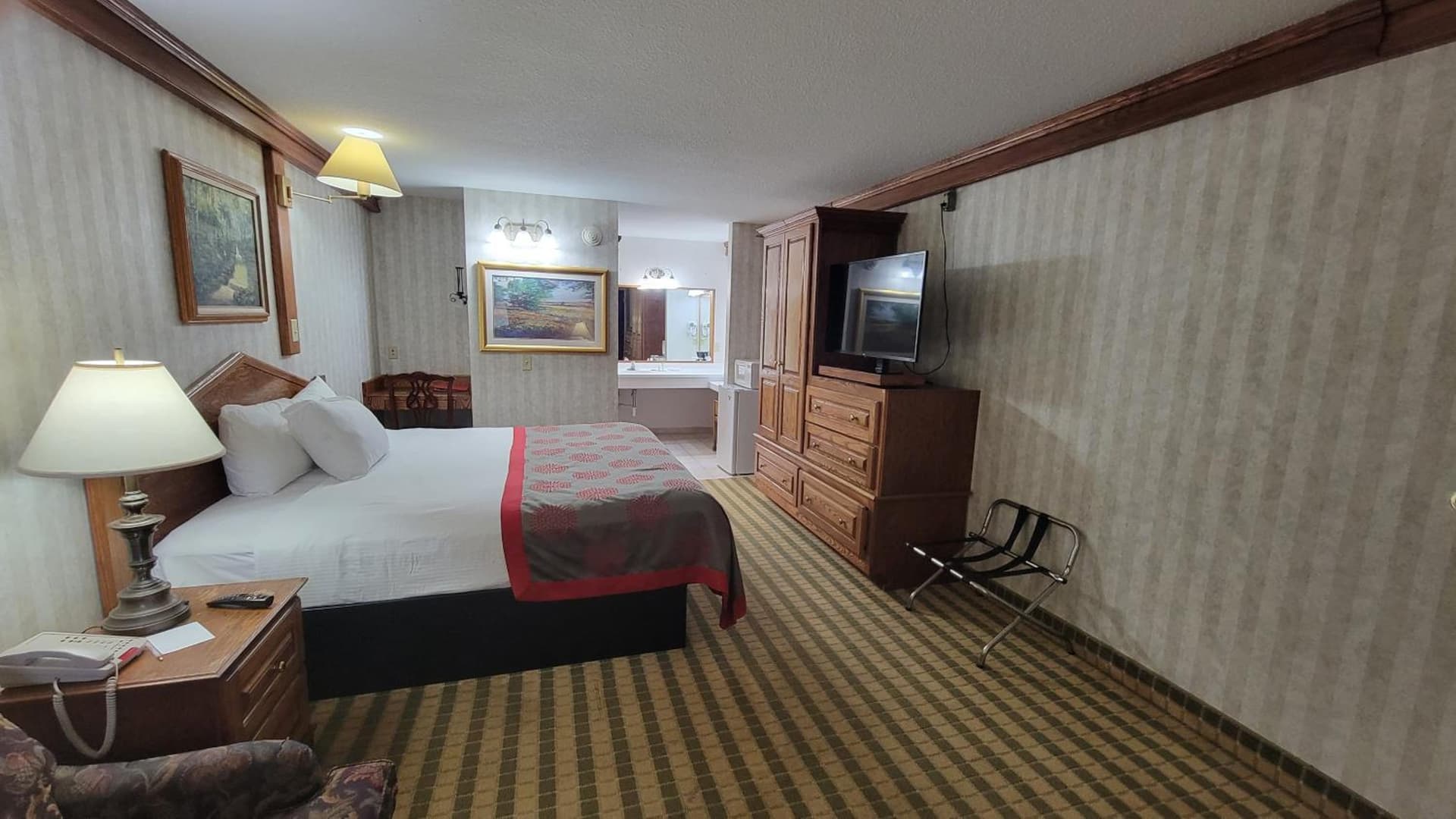 Ramada by Wyndham Saginaw Hotel & Suites gallery photo in Saginaw, MI — image 12