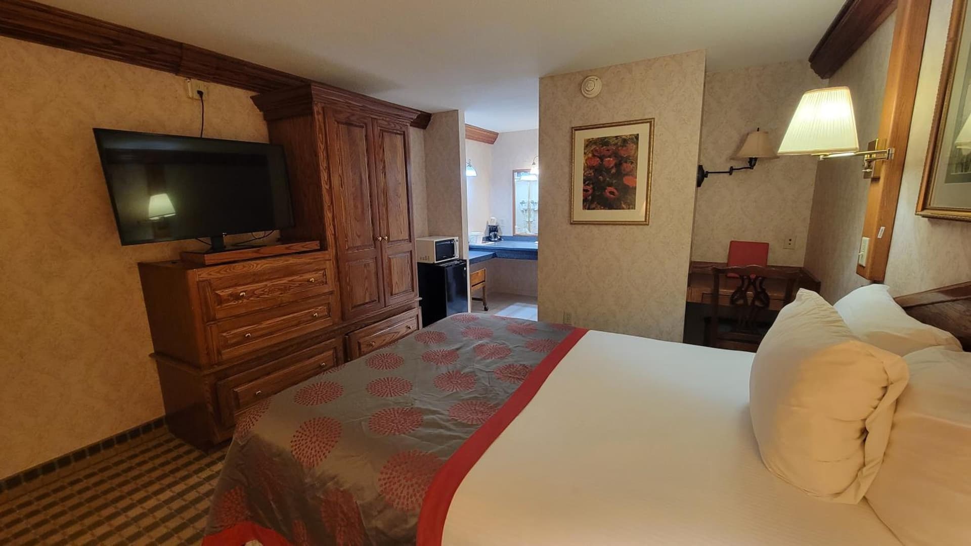 Ramada by Wyndham Saginaw Hotel & Suites gallery photo in Saginaw, MI — image 41