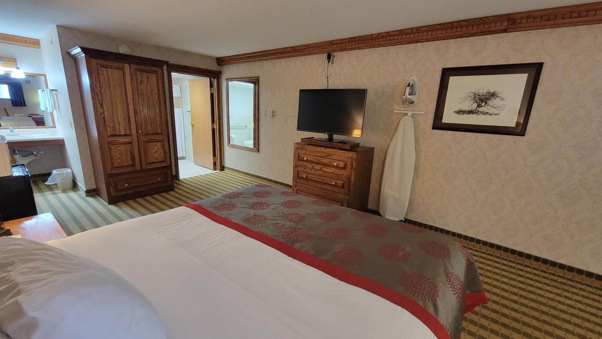 Ramada by Wyndham Saginaw Hotel & Suites gallery photo in Saginaw, MI — image 43