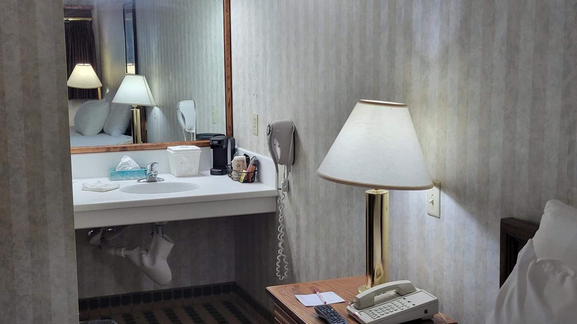 Ramada by Wyndham Saginaw Hotel & Suites gallery photo in Saginaw, MI — image 24