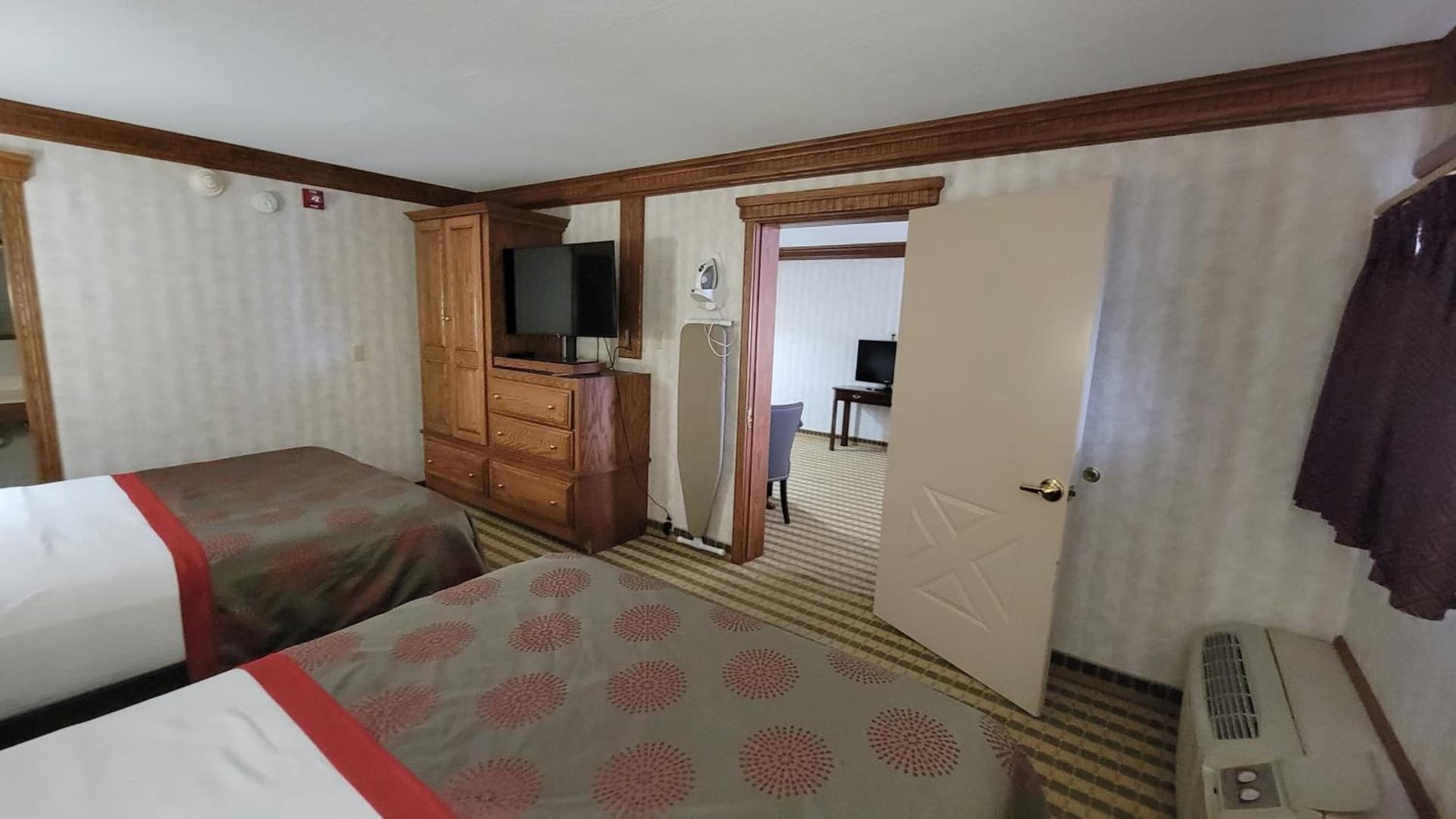 Ramada by Wyndham Saginaw Hotel & Suites gallery photo in Saginaw, MI — image 44