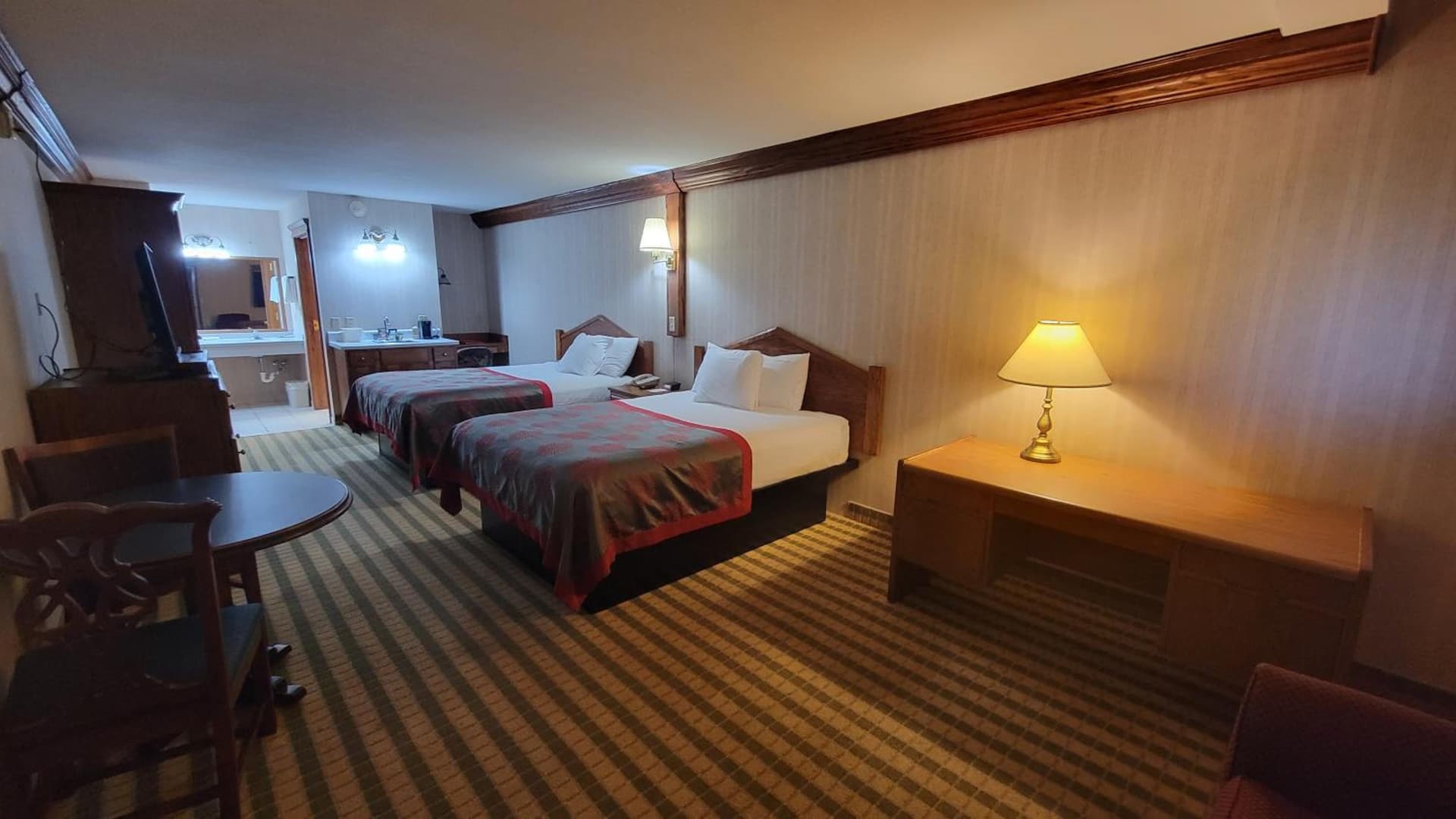 Ramada by Wyndham Saginaw Hotel & Suites gallery photo in Saginaw, MI — image 33