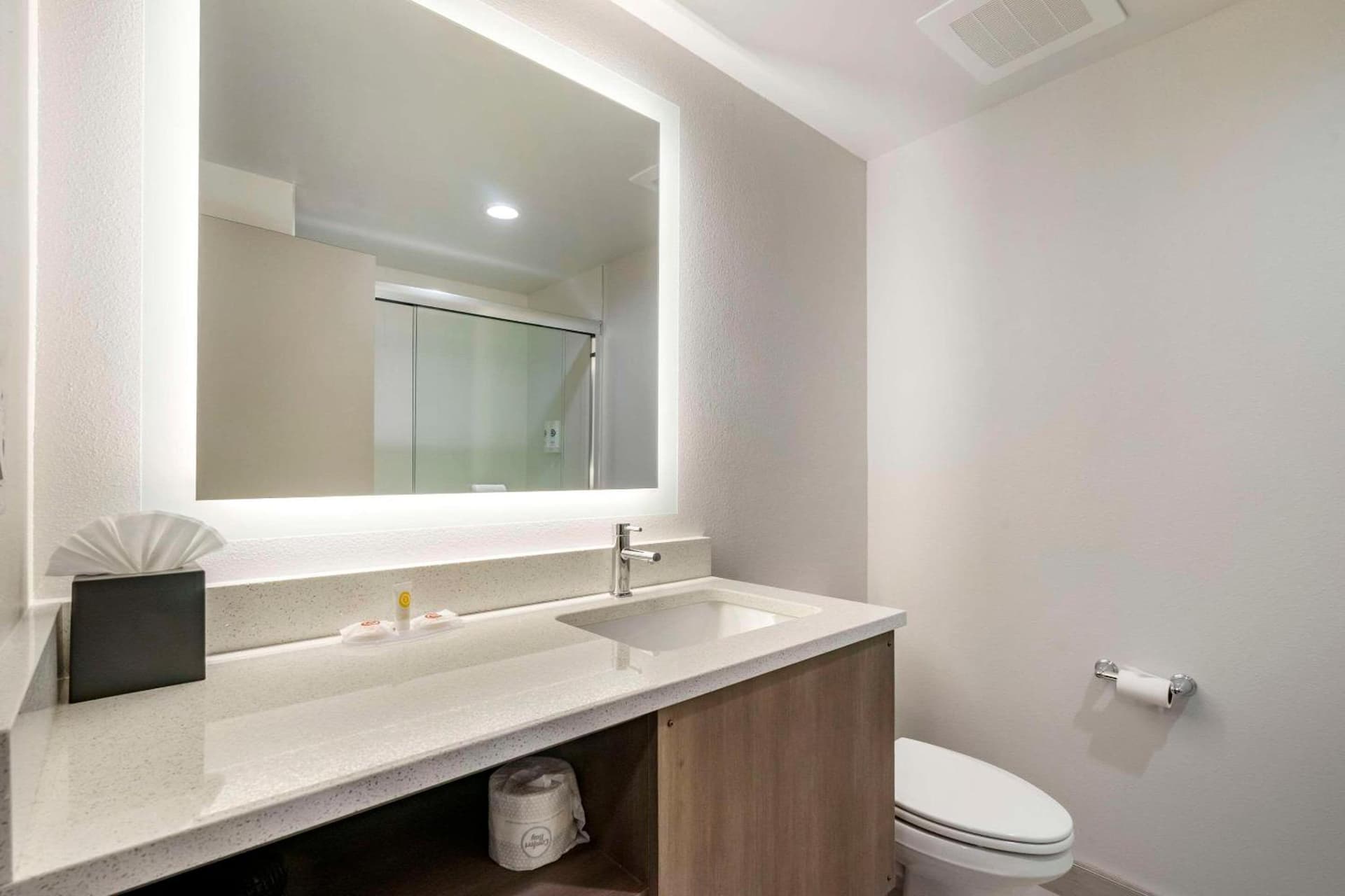 Comfort Inn & Suites New Port Richey Downtown District gallery photo in New Port Richey, FL — image 59
