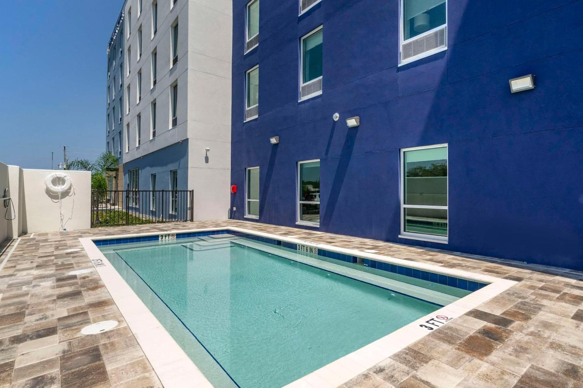 Comfort Inn & Suites New Port Richey Downtown District gallery photo in New Port Richey, FL — image 41