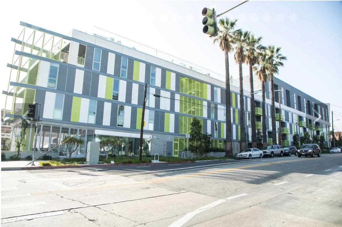 LUXURY LA PENTHOUSE PRIME LOCATION Min from HOLLYWOOD and DOWNTOWN featured exterior or lobby in Los Angeles, CA — similar hotel