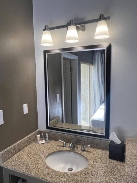 Comfort Suites Baton Rouge South I-10 gallery photo in Baton Rouge, LA — image 11