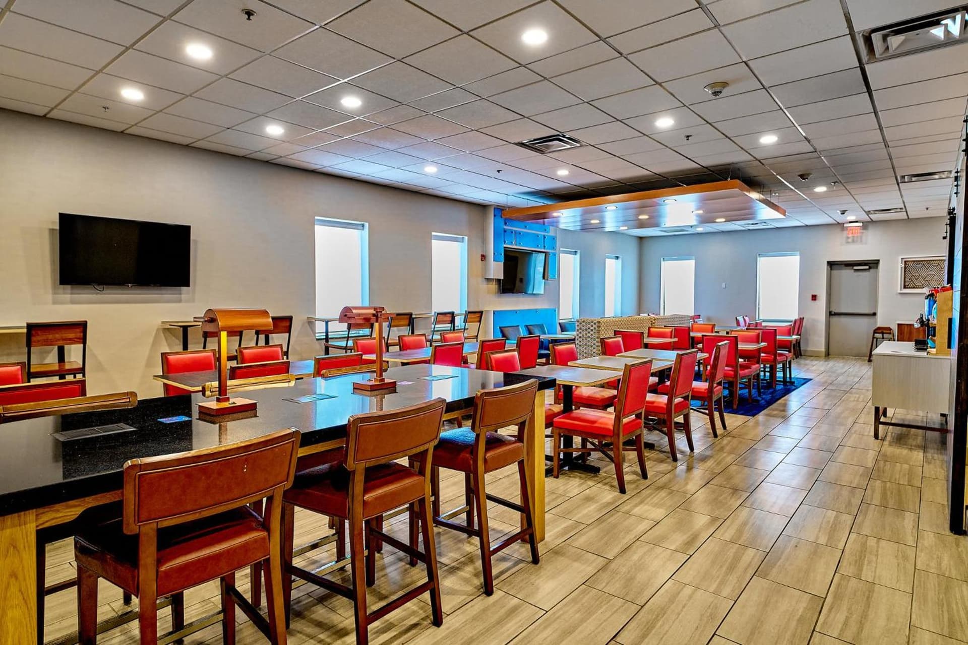 Holiday Inn Express Charleston-Civic Center by IHG gallery photo in Charleston, WV — image 12