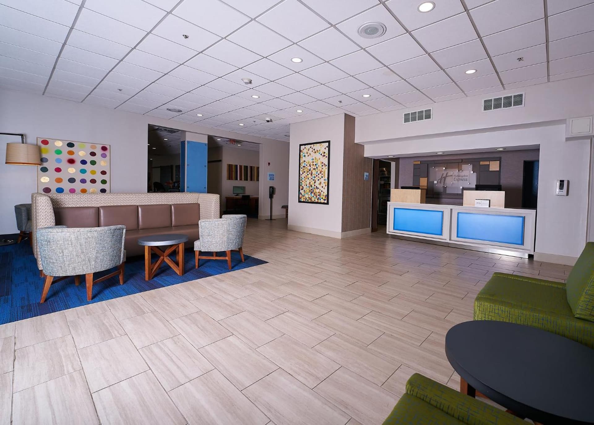 Holiday Inn Express Charleston-Civic Center by IHG gallery photo in Charleston, WV — image 16