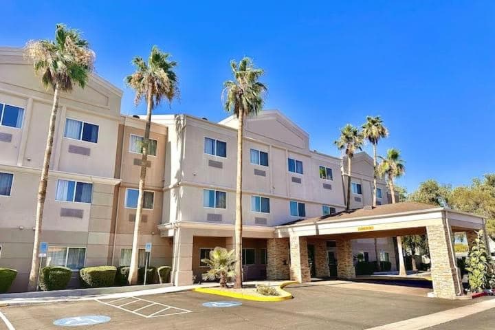 Baymont by Wyndham Phoenix North featured exterior or lobby in Phoenix, AZ — similar hotel