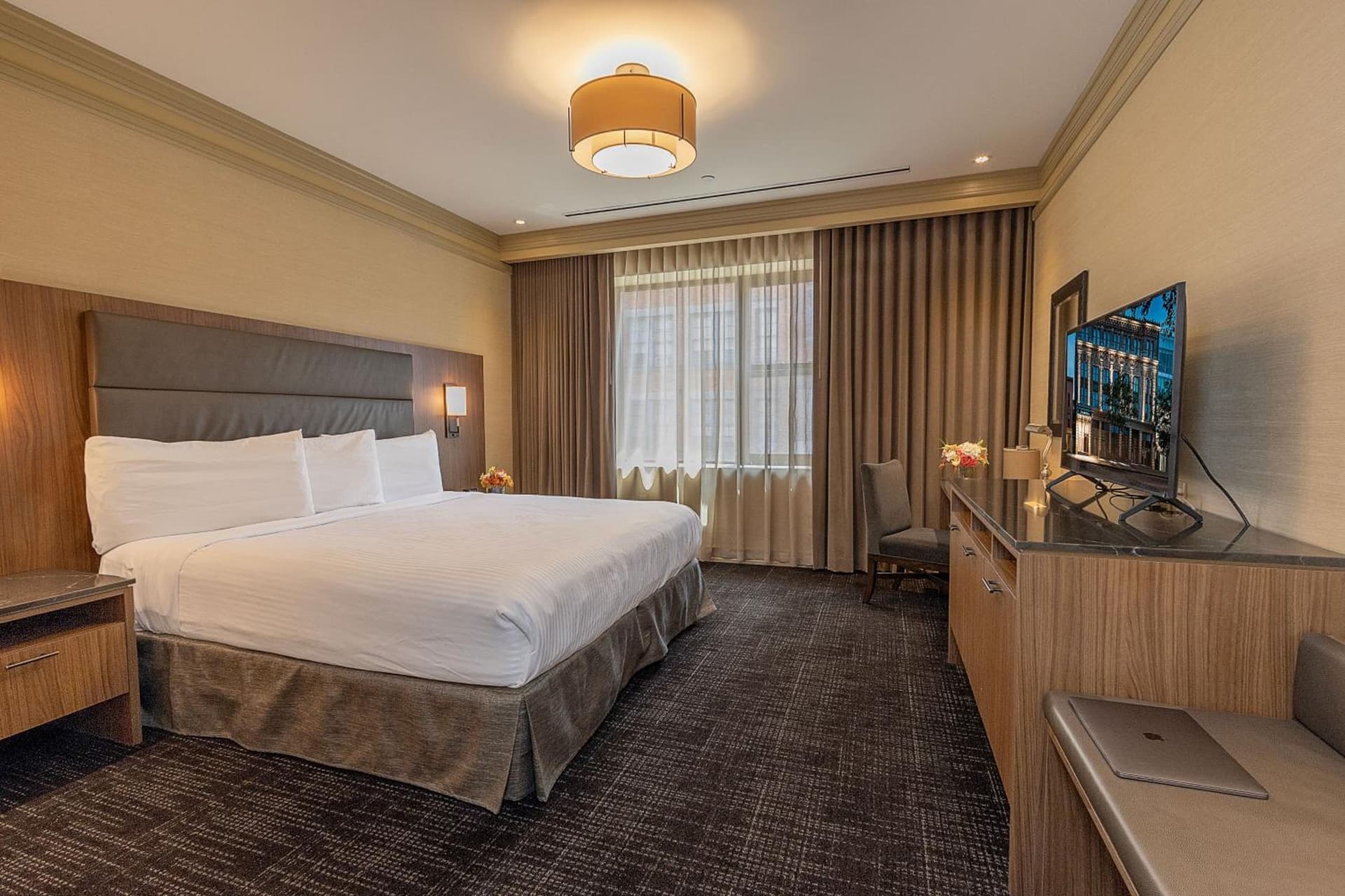 Opera House Hotel interior in Bronx, NY — gallery photo 2