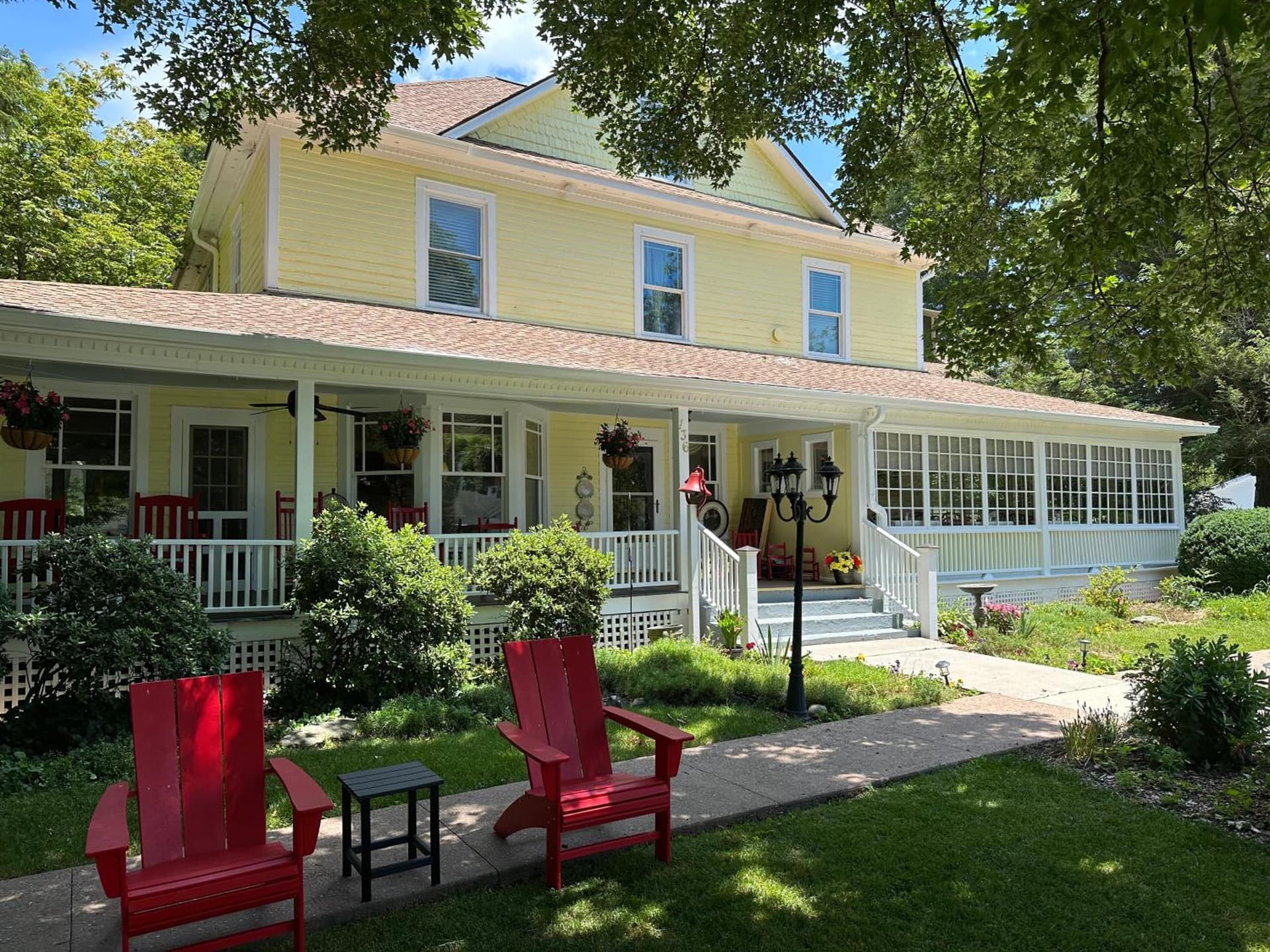 Red Rocker Inn featured exterior or lobby in Black Mountain, NC — similar hotel
