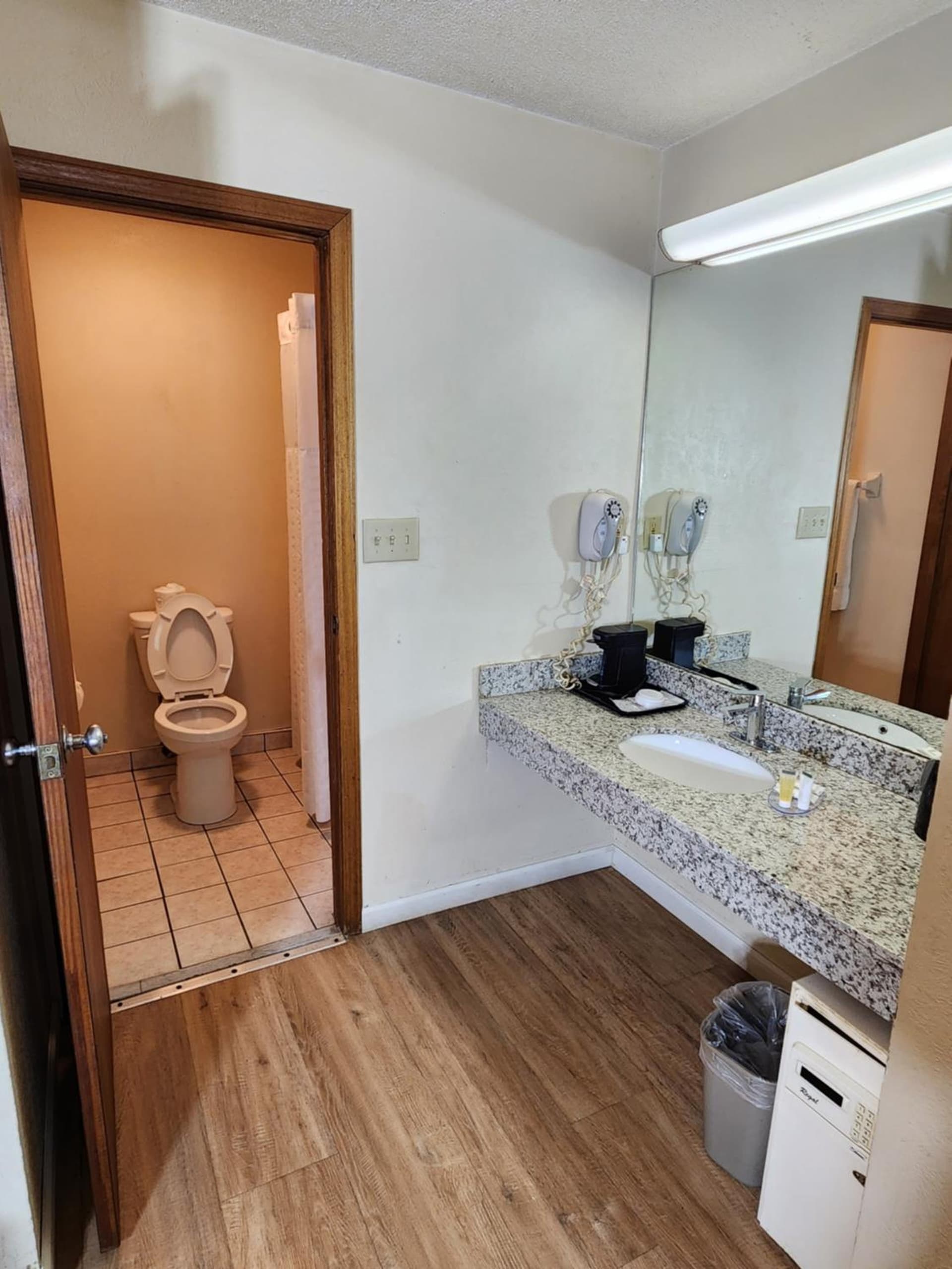 WestSpring Inn - Westlake Cleveland interior in Westlake, OH — gallery photo 2