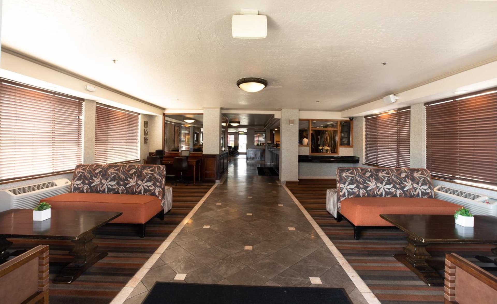 Oxnard Inn Lancaster gallery photo in Lancaster, CA — image 8
