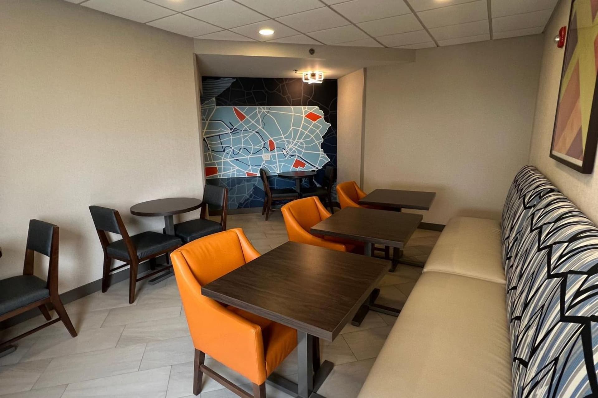 Holiday Inn Express Harrisburg I-81 - Hershey By IHG gallery photo in Manadahill, PA — image 54