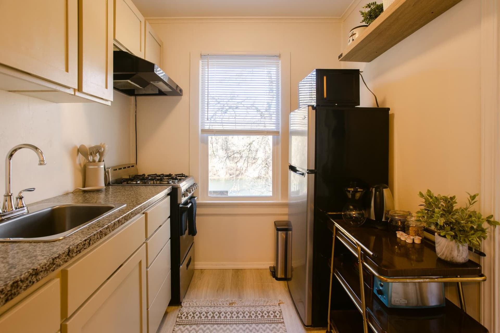 Waterfront River Apartments gallery photo in Rogue River, OR — image 111