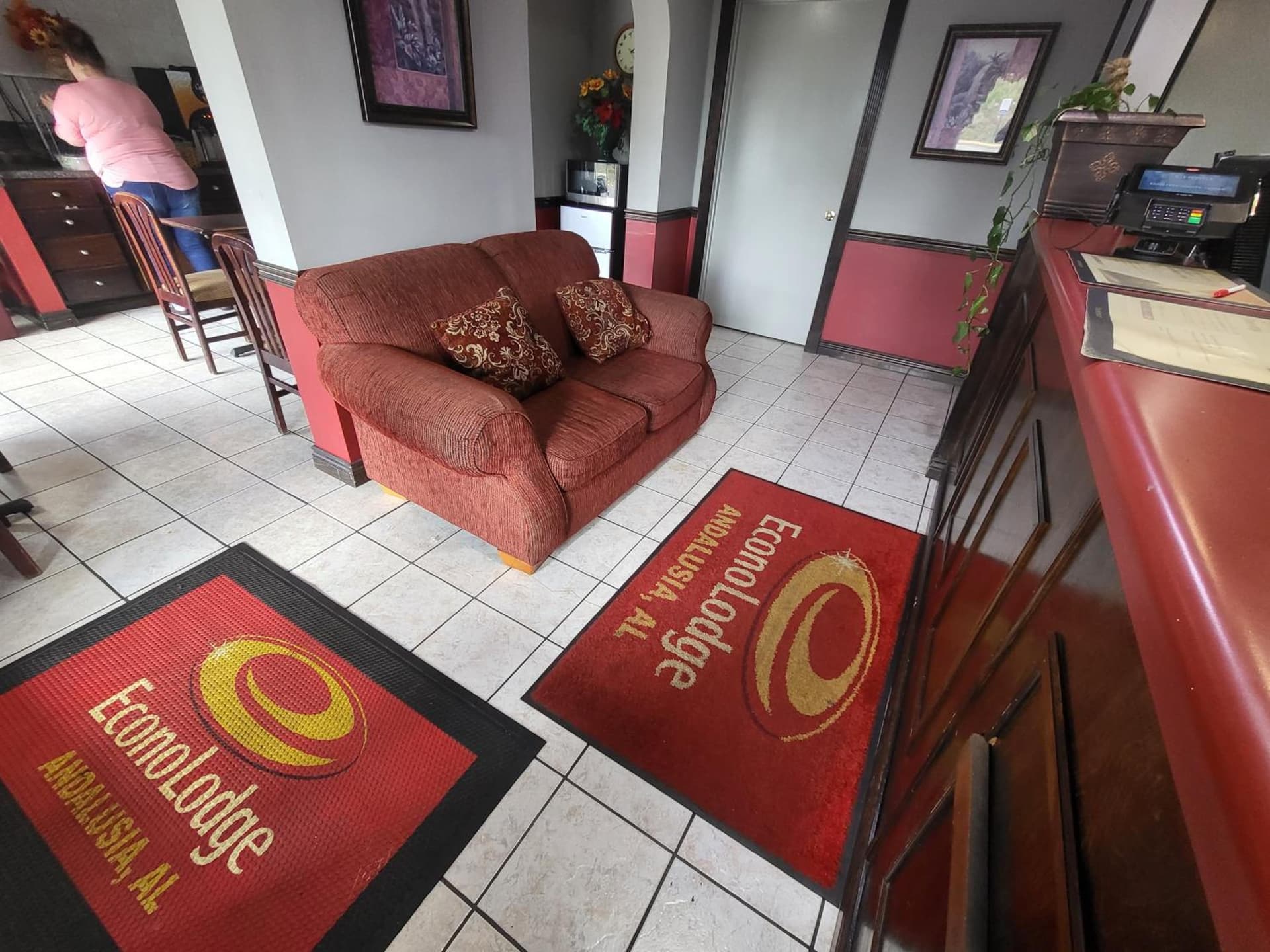 Econolodge interior in Andalusia, AL — gallery photo 2
