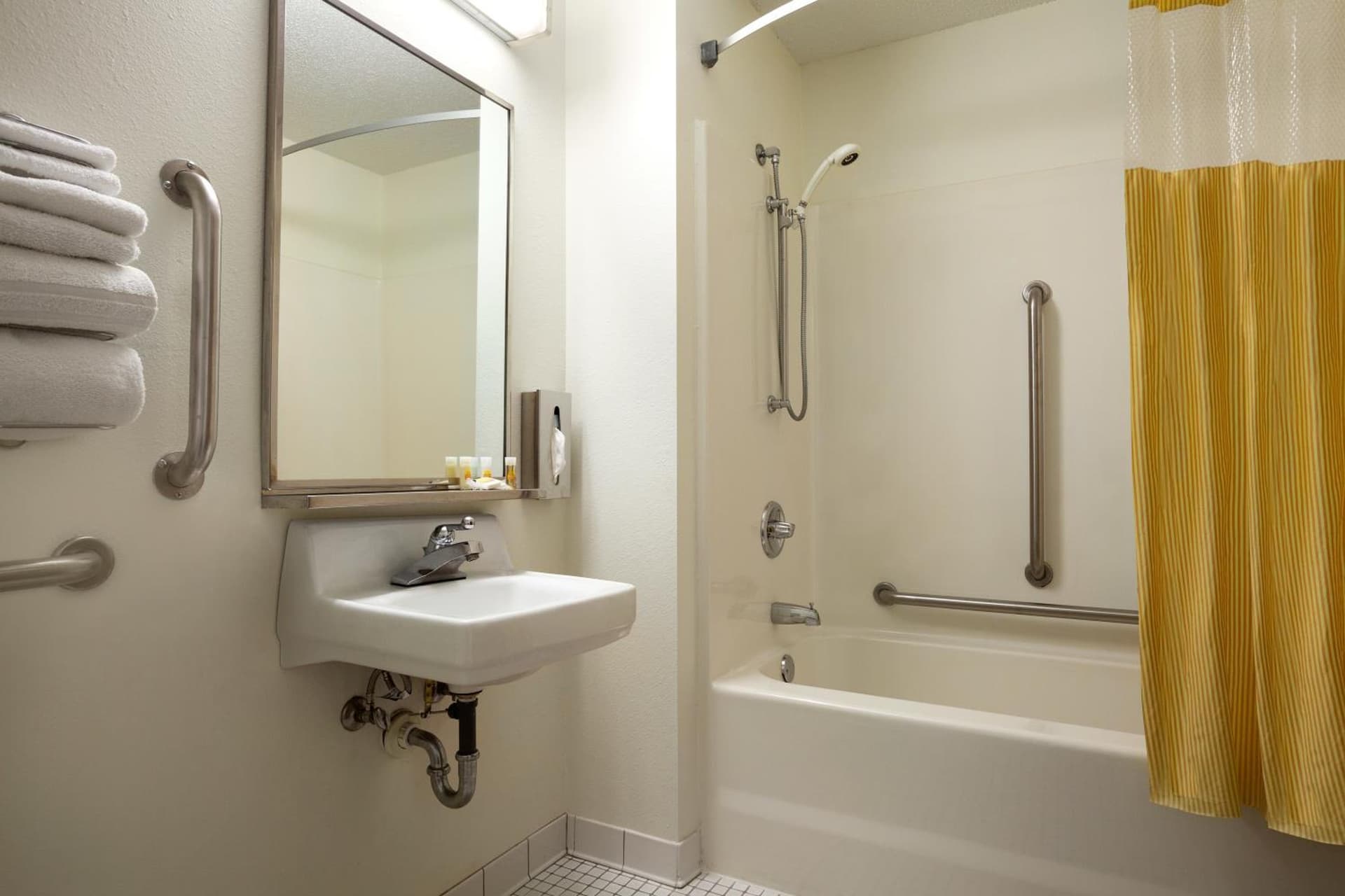 Days Inn by Wyndham Austin property views in Austin, MN — gallery photo 3