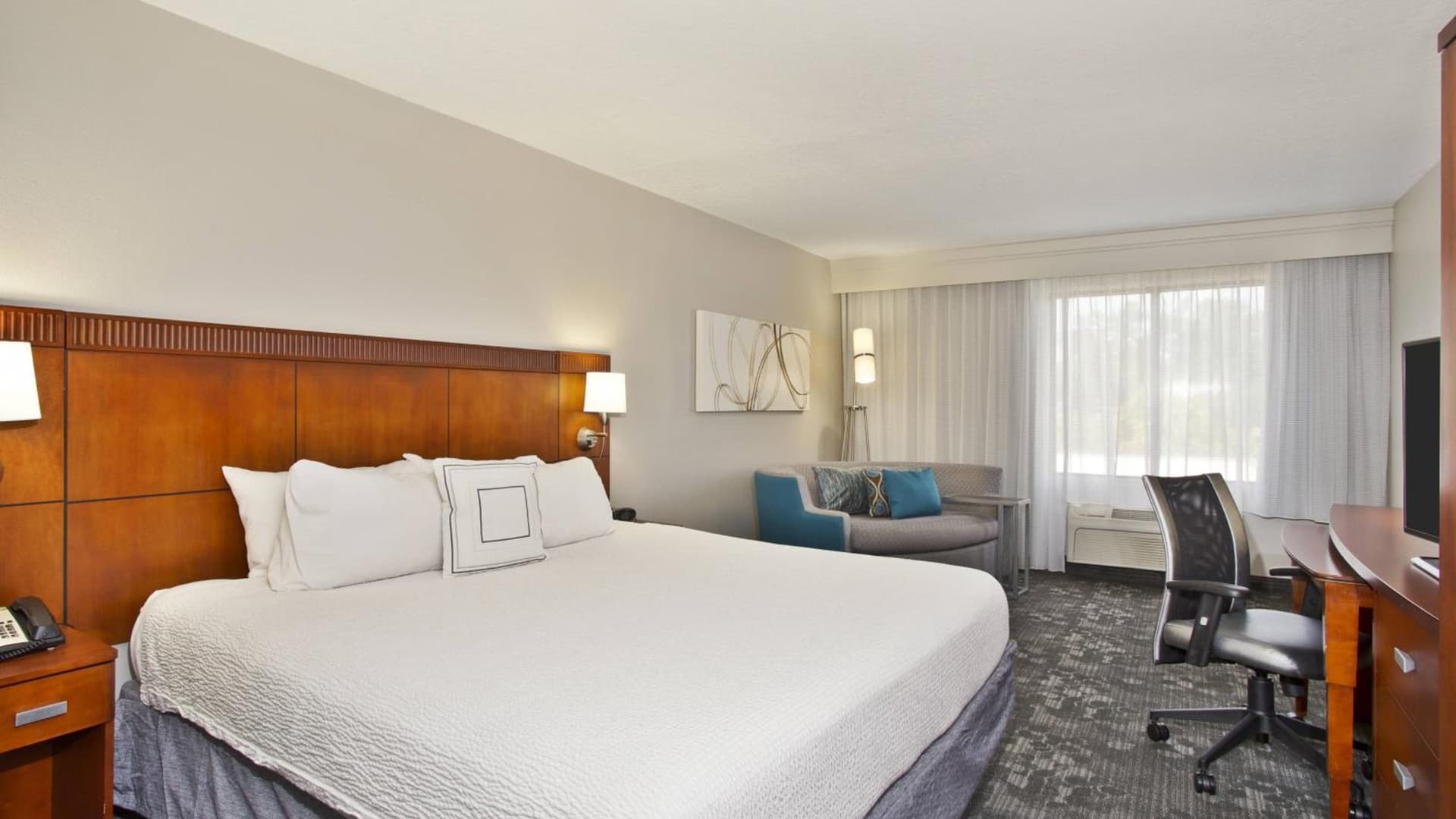 Courtyard by Marriott Gulfport Beachfront gallery photo in Gulfport, MS — image 25