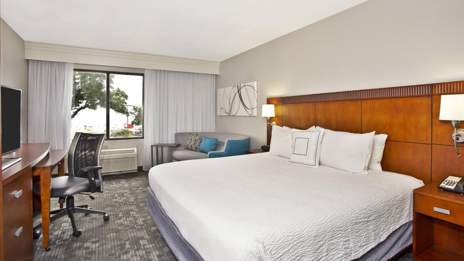 Courtyard by Marriott Gulfport Beachfront gallery photo in Gulfport, MS — image 12