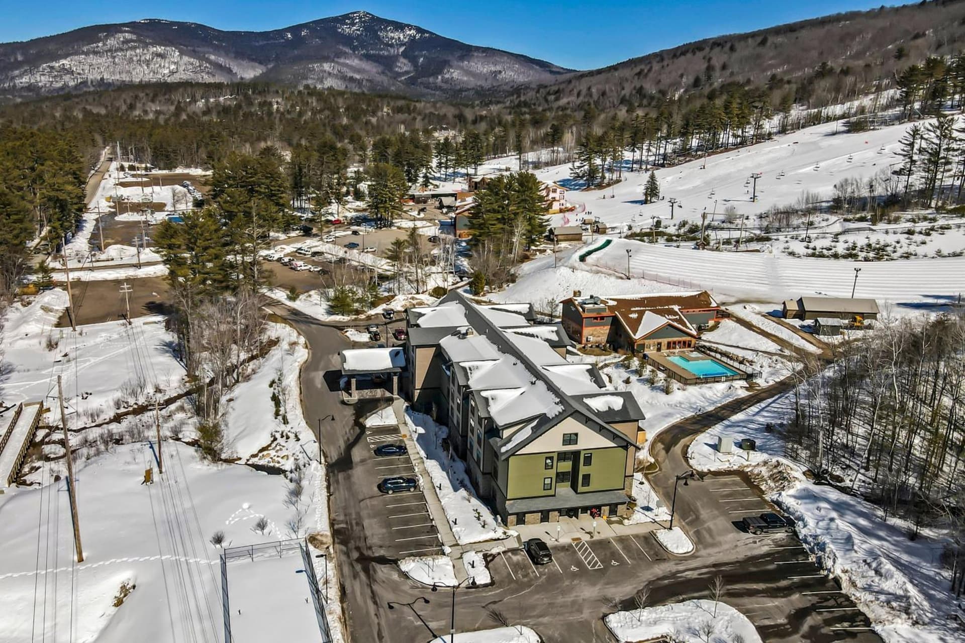 Fairfield by Marriott Inn & Suites North Conway featured exterior or lobby in North Conway, NH — similar hotel