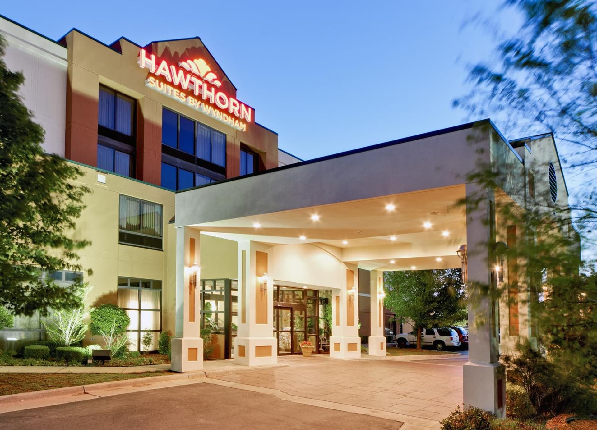 Hawthorn Suites Midwest City interior in Midwest City, OK — gallery photo 2