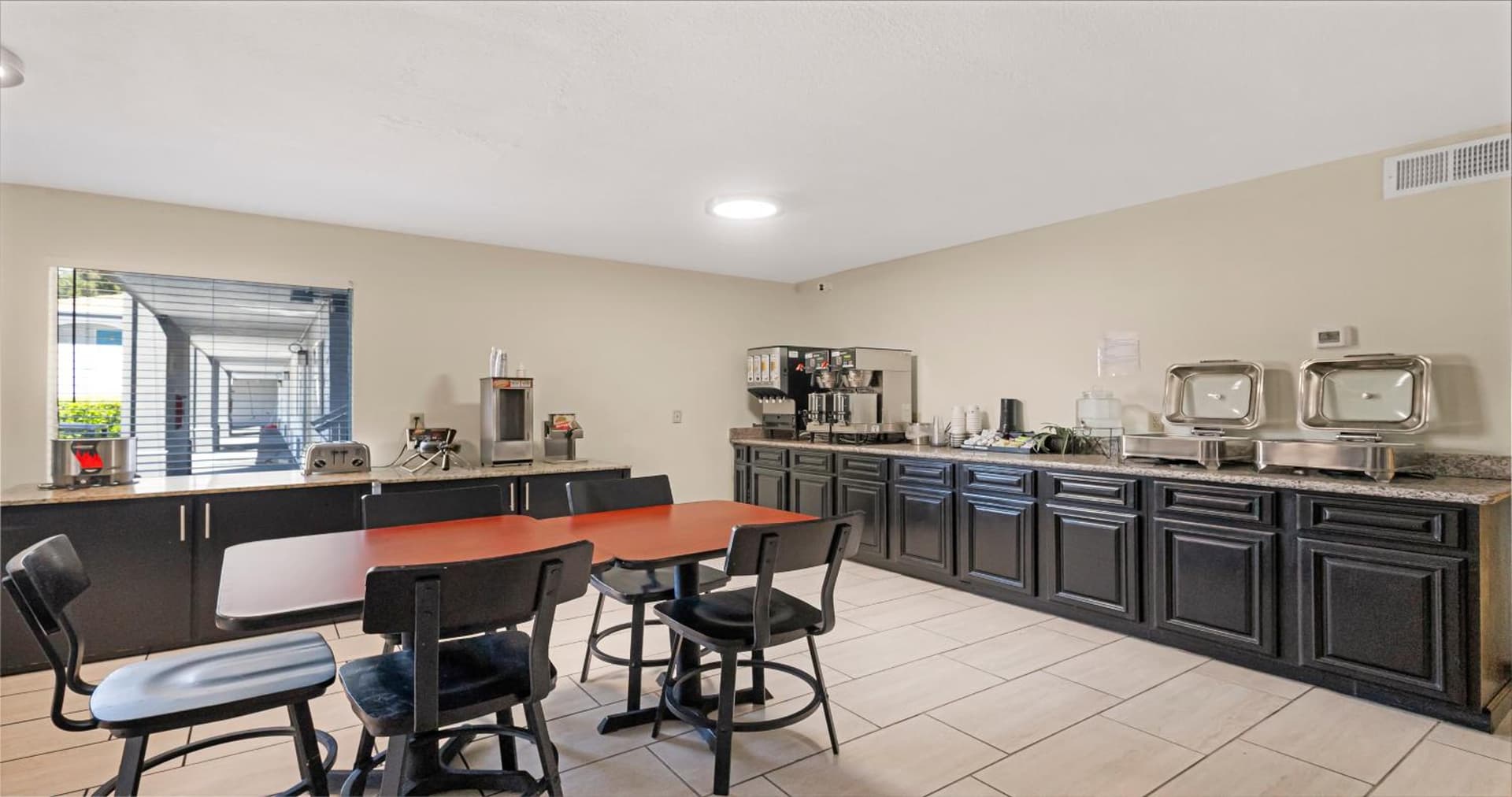 SureStay Plus Hotel by Best Western Sacramento North gallery photo in Sacramento, CA — image 84