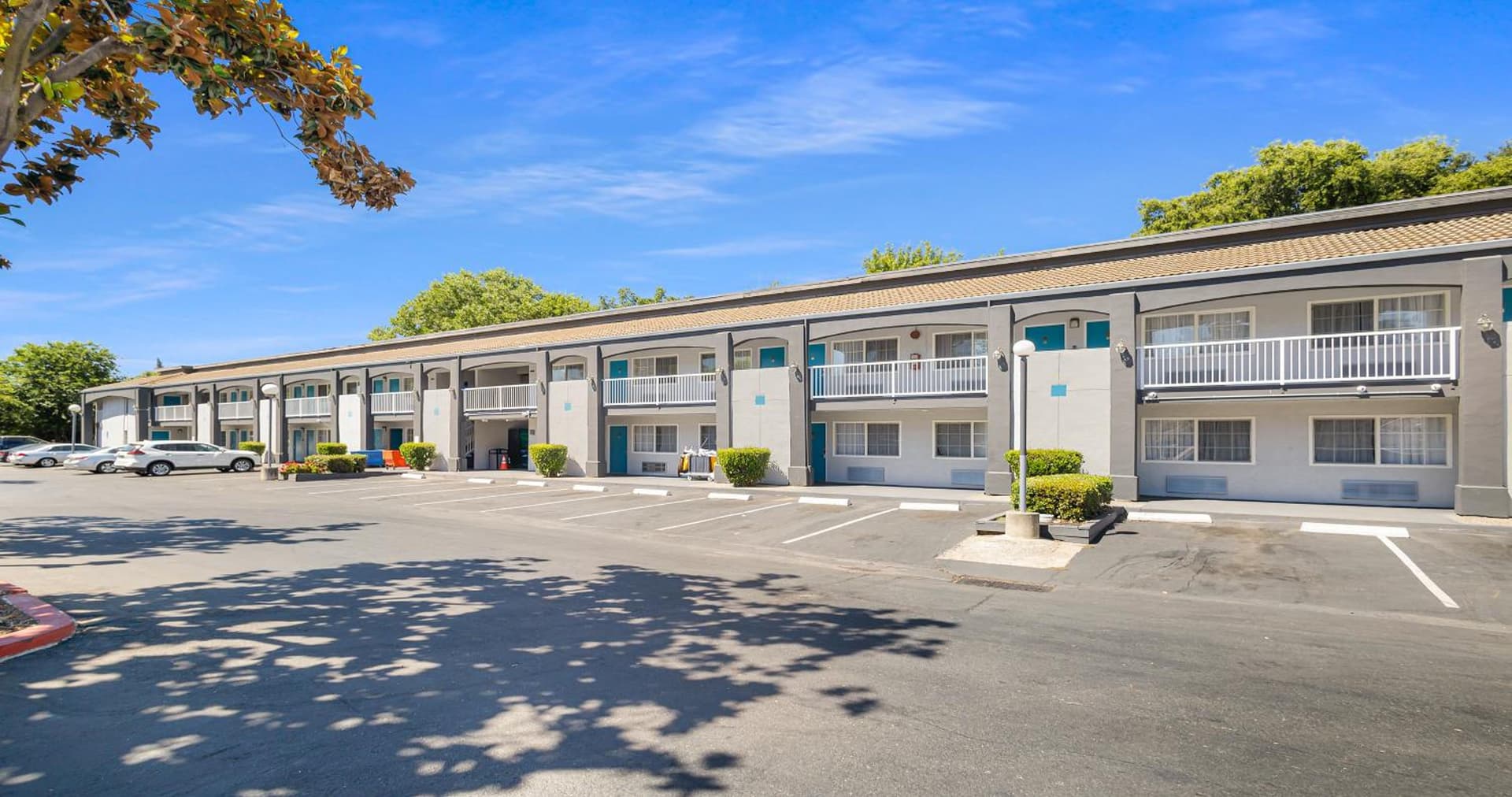 SureStay Plus Hotel by Best Western Sacramento North property views in Sacramento, CA — gallery photo 3