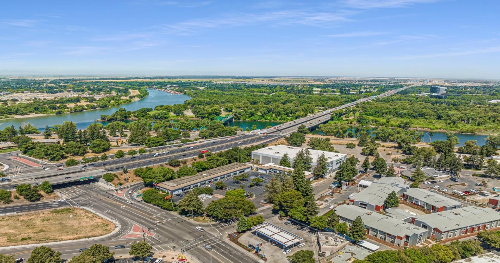 SureStay Plus Hotel by Best Western Sacramento North gallery photo in Sacramento, CA — image 4