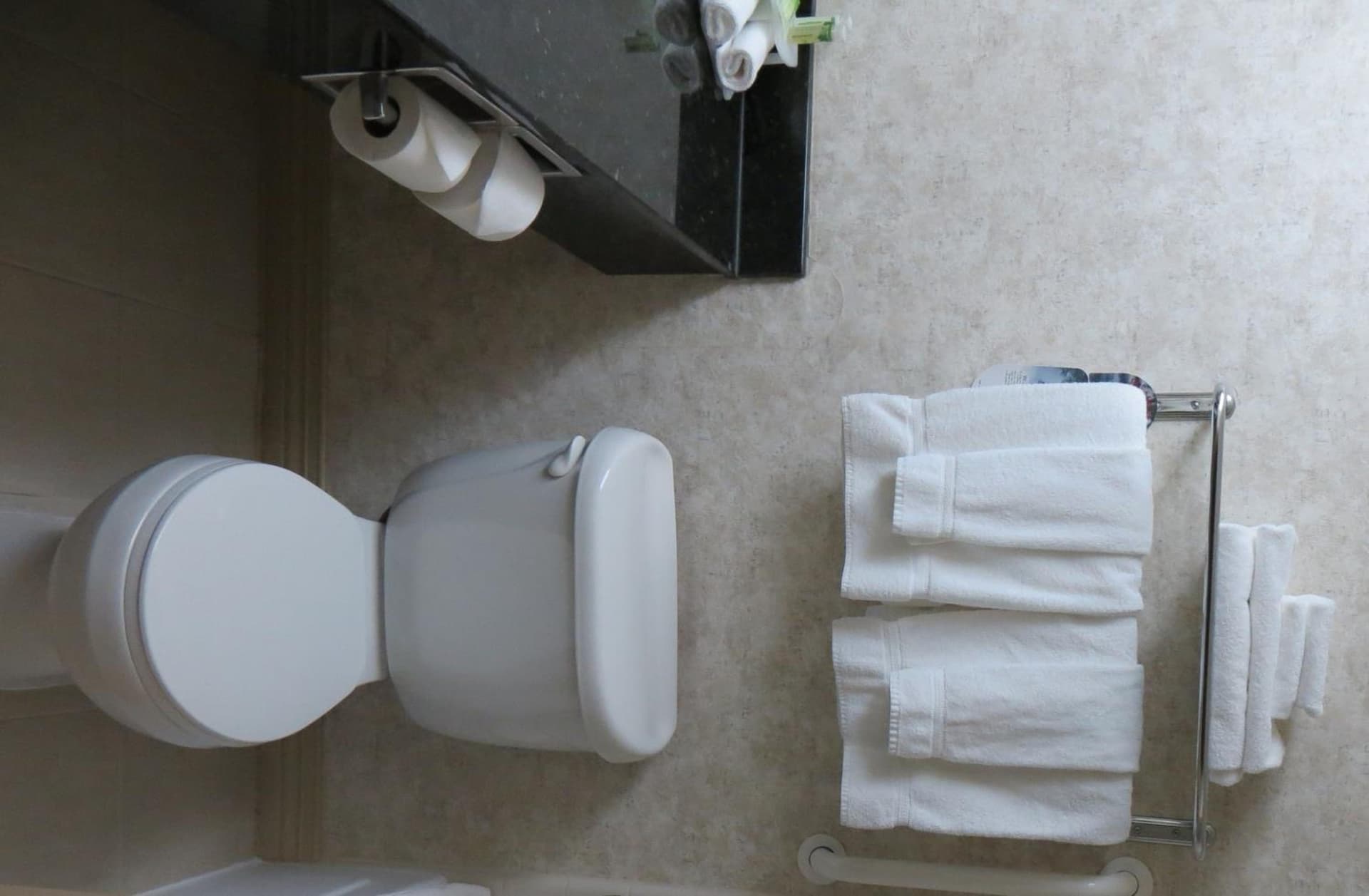 Holiday Inn Hotel & Suites Davenport by IHG gallery photo in Davenport, IA — image 7