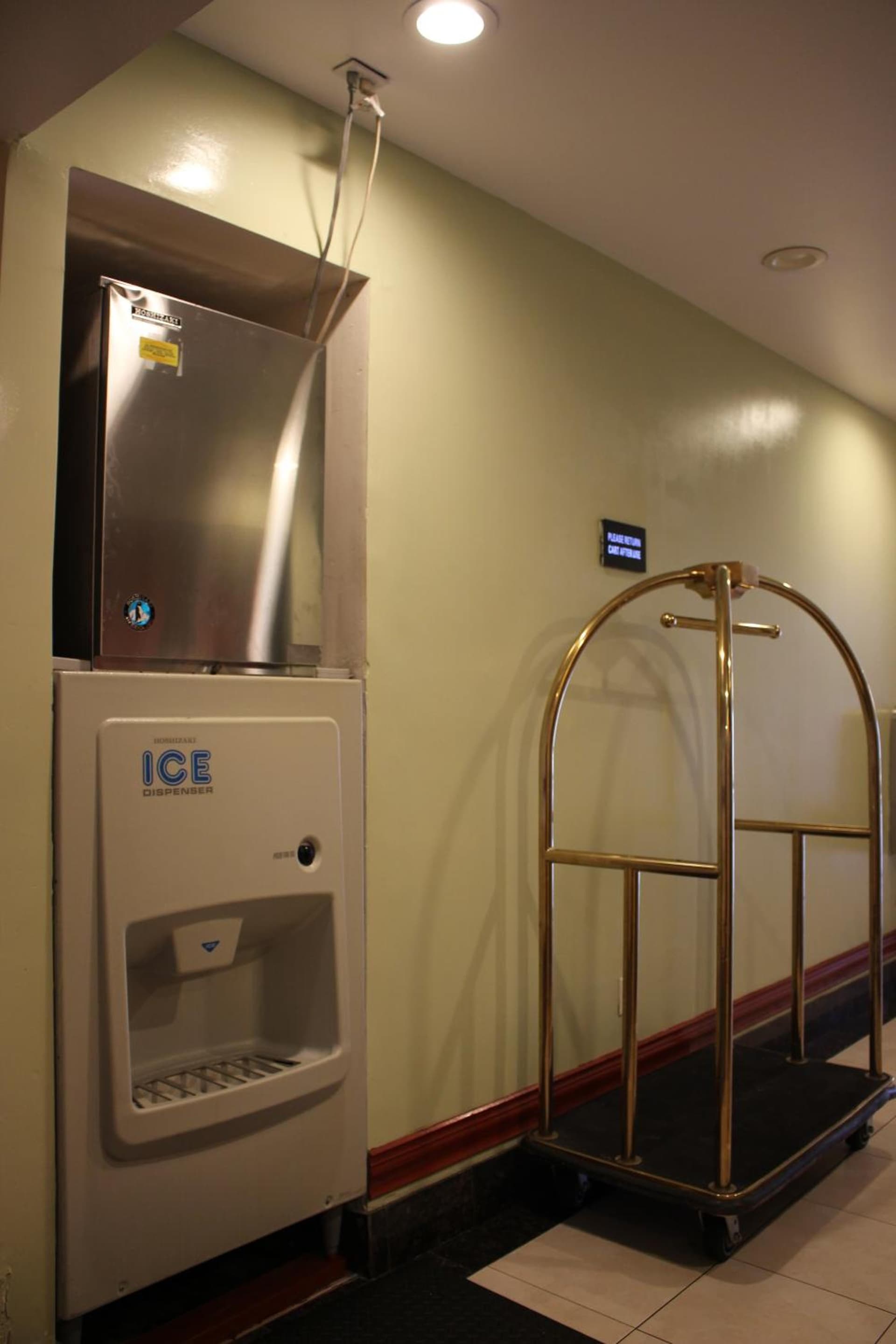 Rodeway Inn & Suites Hayward - Oakland South gallery photo in Hayward, CA — image 37