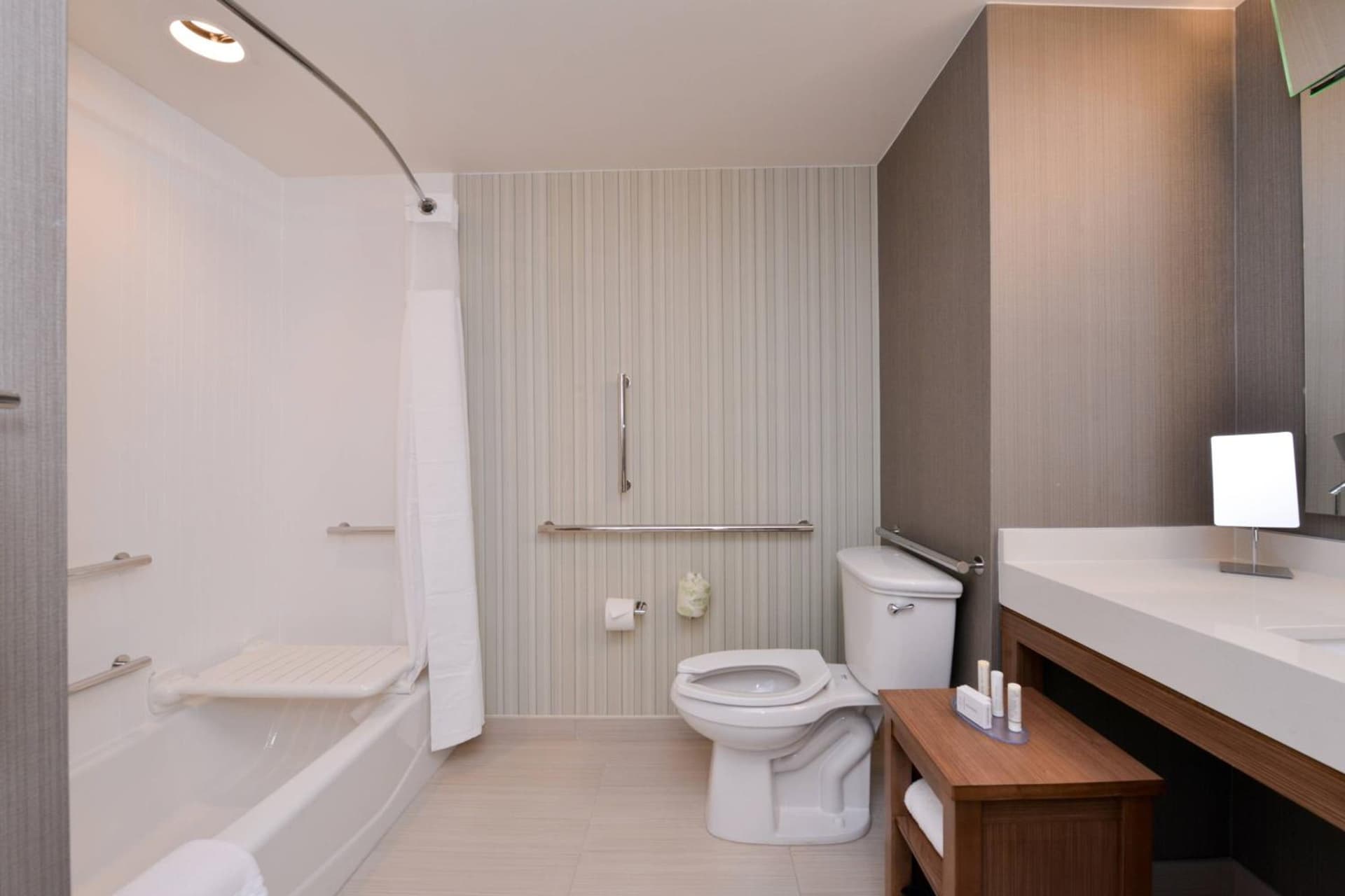 Courtyard by Marriott Toledo North gallery photo in Toledo, OH — image 9